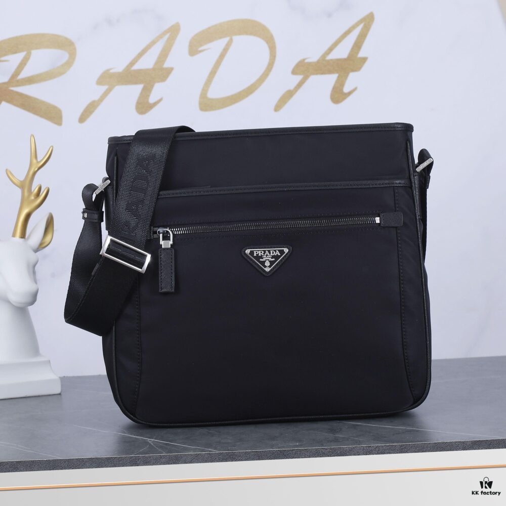 PRADA Men's Shoulder Bag, Classic Bestseller Model, Lightweight Original Waterproof Fabric, High-Quality Craftsmanship, 2VG953 Size: W31 x H29 x D7