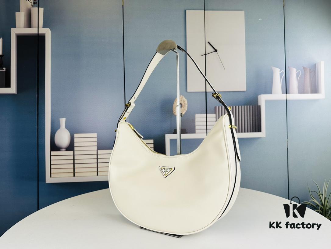 New Prada Arque Shoulder Bag | Fashionable High-Street Style – Instantly Achieve Sweet and Cool Girl Vibes