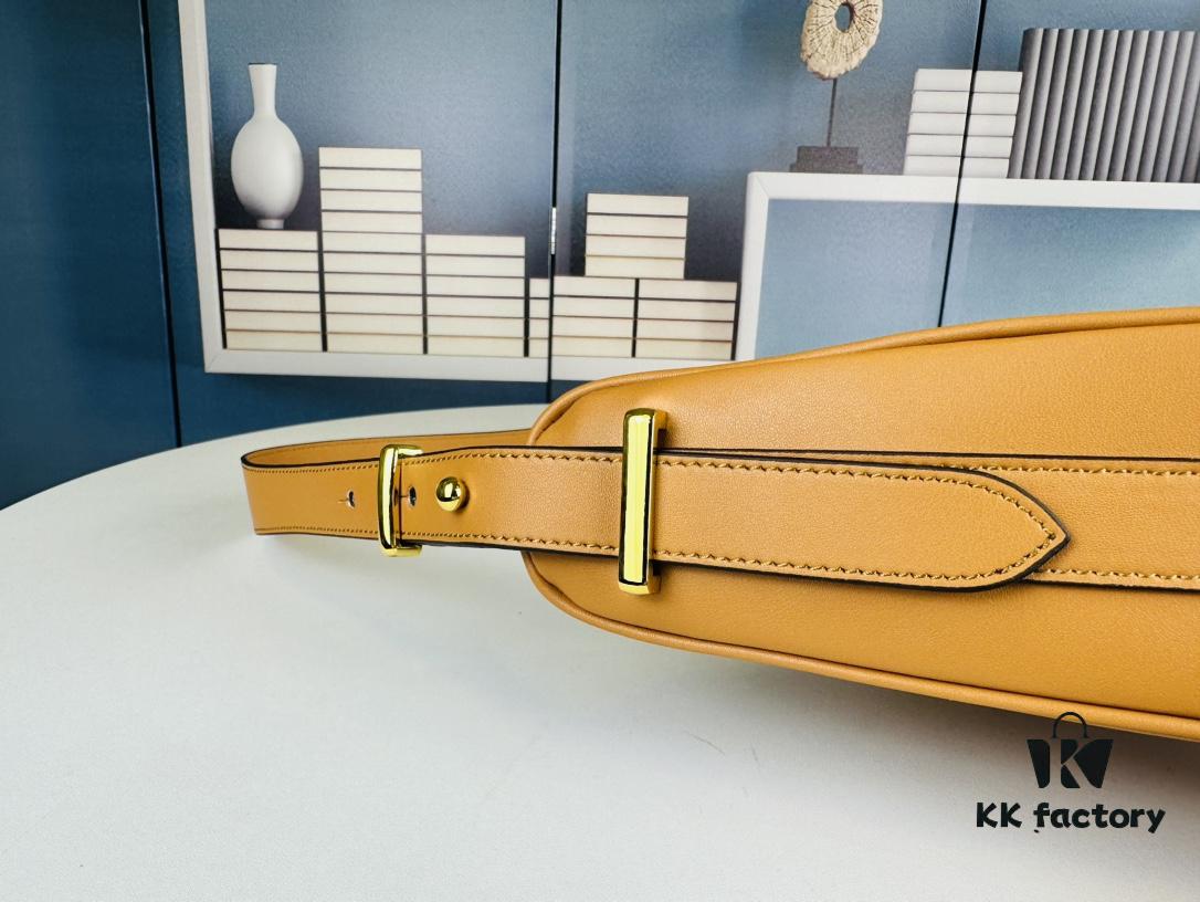 New Prada Arque Shoulder Bag | Fashionable High-Street Style – Instantly Chic and Sweet-Cool Vibe