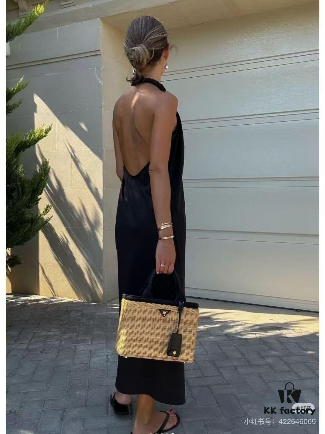 Prada-Inspired Palm Leaf and Leather Woven Tote Bag – Vacation-Ready Fashion, Handheld or Shoulder Carry