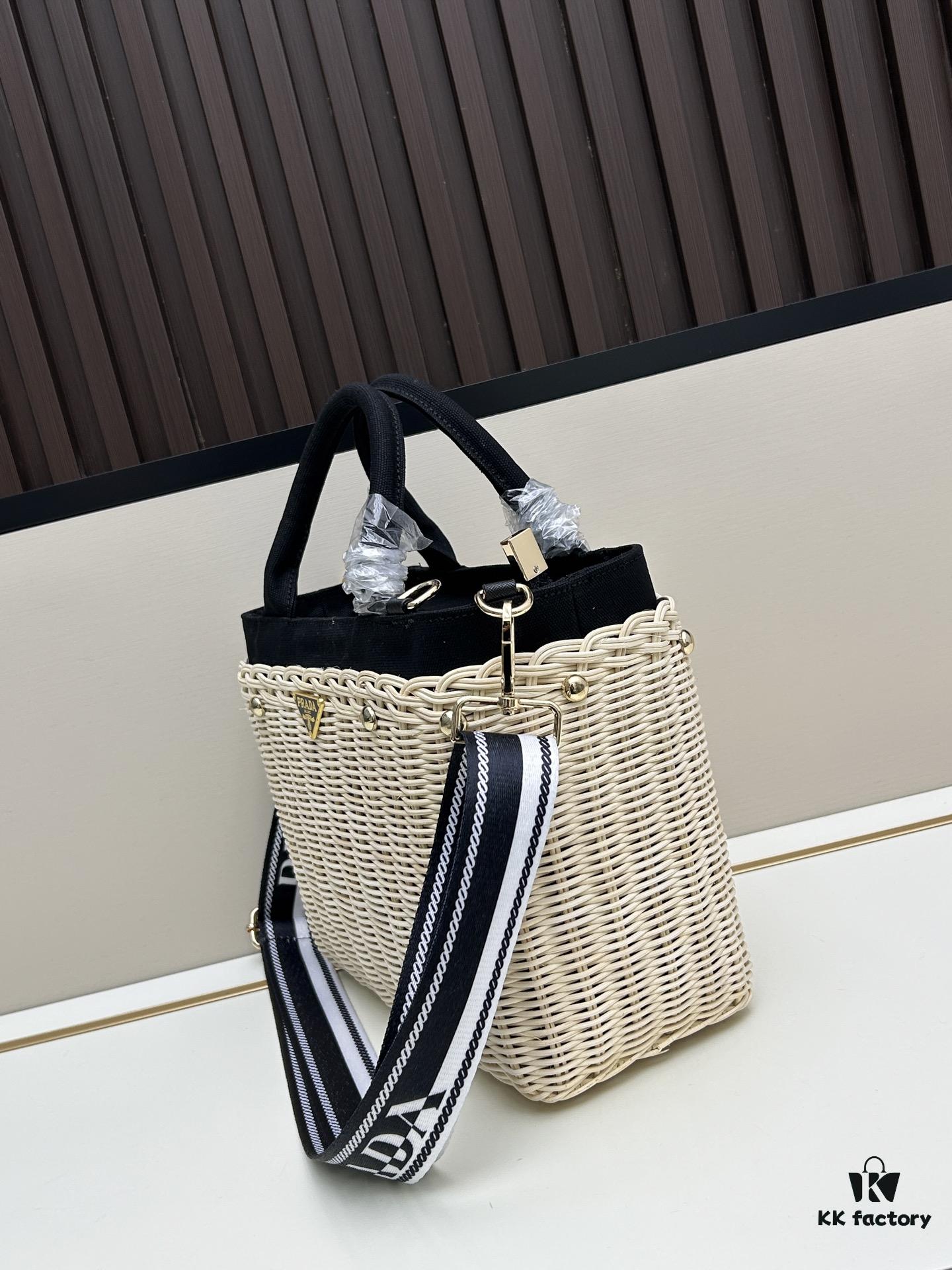 Prada-inspired Palm Leaf and Leather Woven Tote Bag – Vacation-Ready Fashion, Handheld or Shoulder Carry