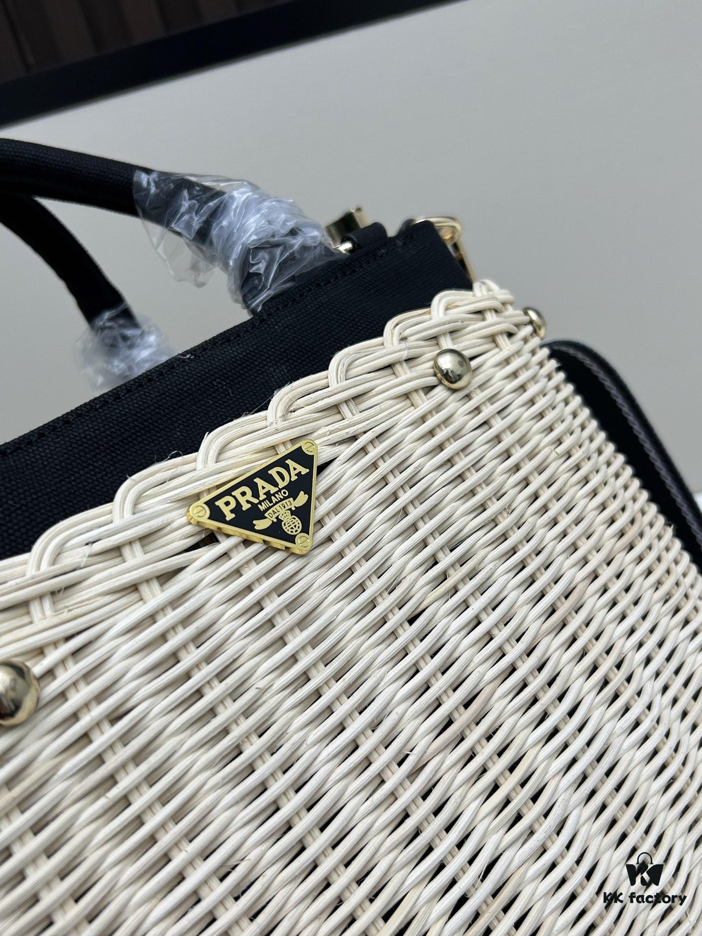 Prada-inspired Palm Leaf and Leather Woven Tote Bag – Vacation-Ready Fashion, Handheld or Shoulder Carry