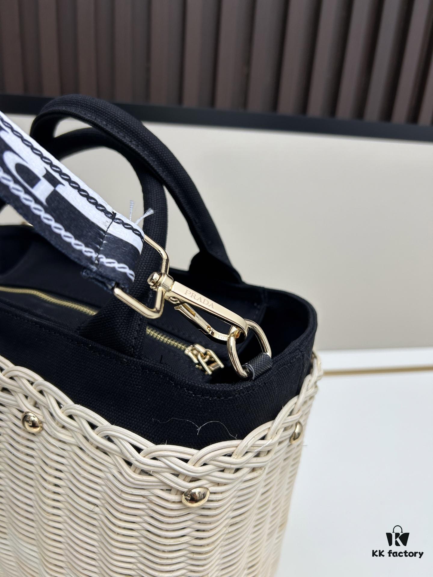 Prada-inspired Palm Leaf and Leather Woven Tote Bag – Vacation-Ready Fashion, Handheld or Shoulder Carry