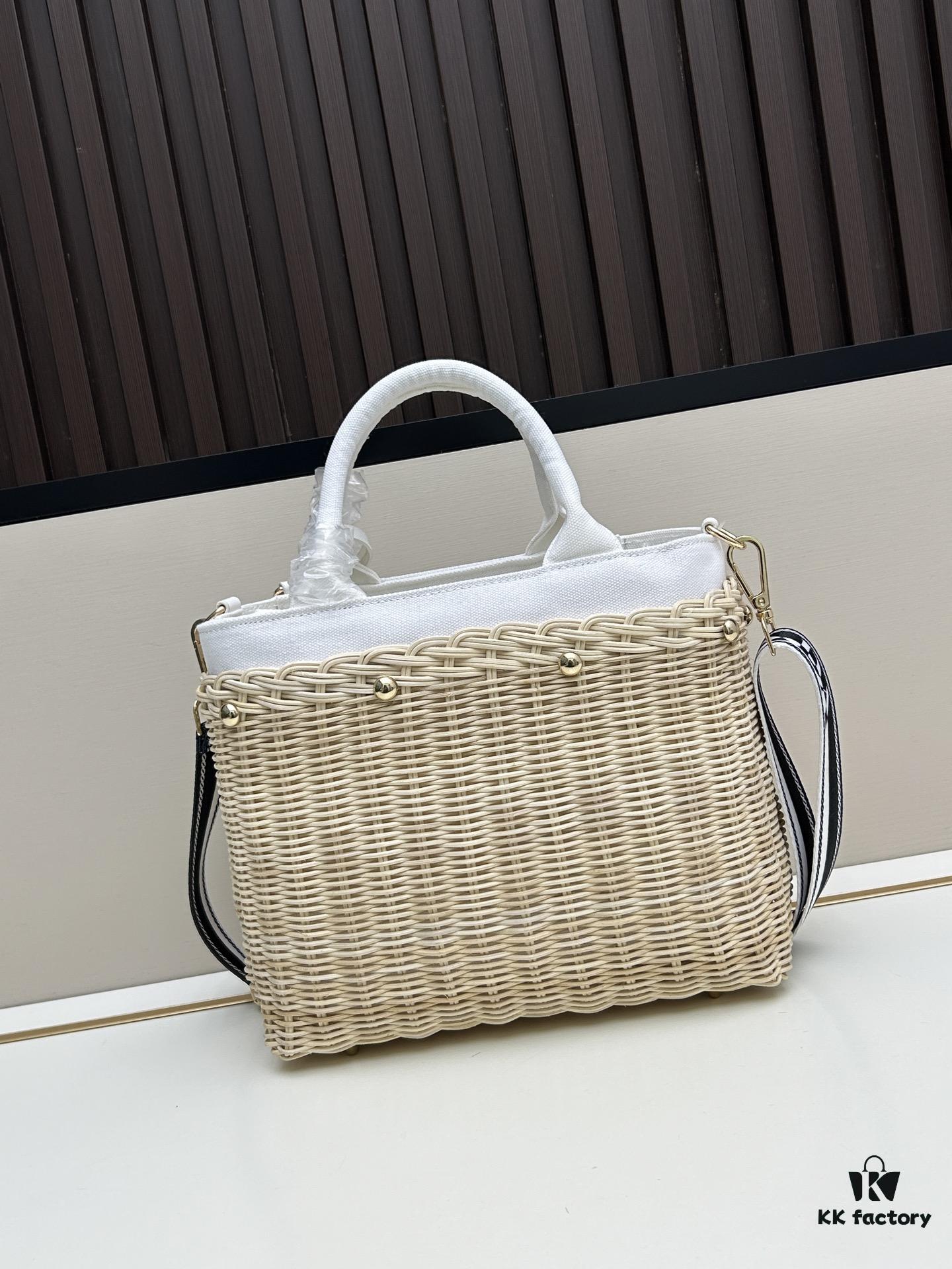 Prada-Inspired Palm Leaf and Leather Woven Tote Bag – Vacation-Ready Fashion, Handheld or Shoulder Carry