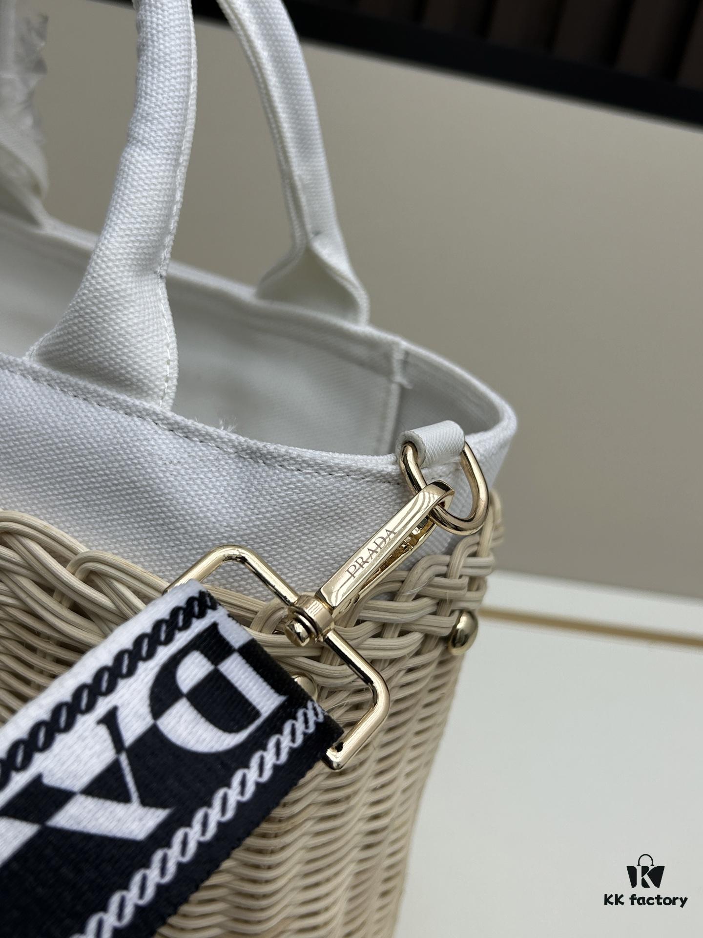 Prada-Inspired Palm Leaf and Leather Woven Tote Bag – Vacation-Ready Fashion, Handheld or Shoulder Carry