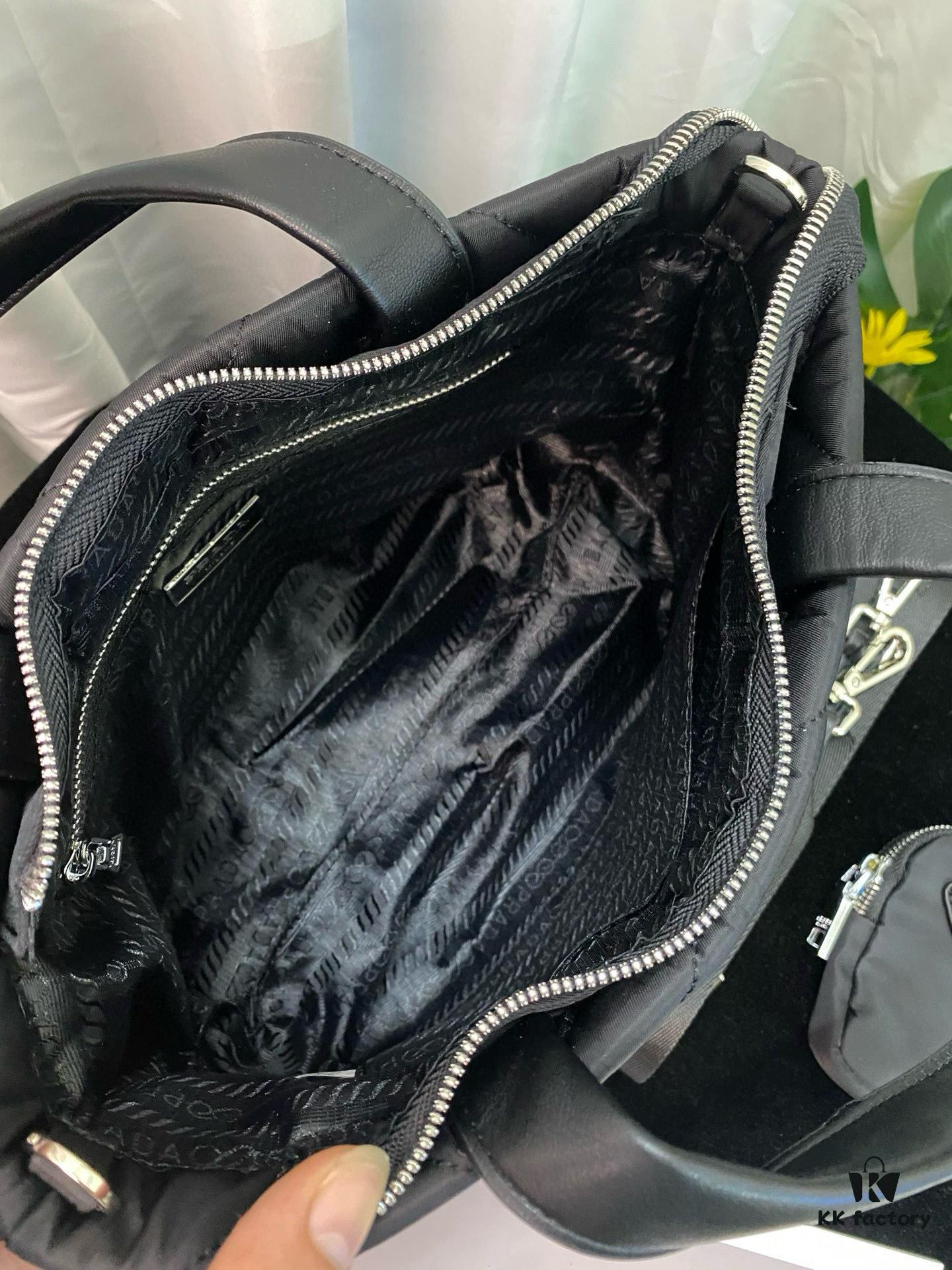 Prada Prada Parachute Fabric Counter Hot Series with Small Bag Crossbody Bag Multi-functional Unisex Style Popular Among Numerous Celebrities Original Fabric