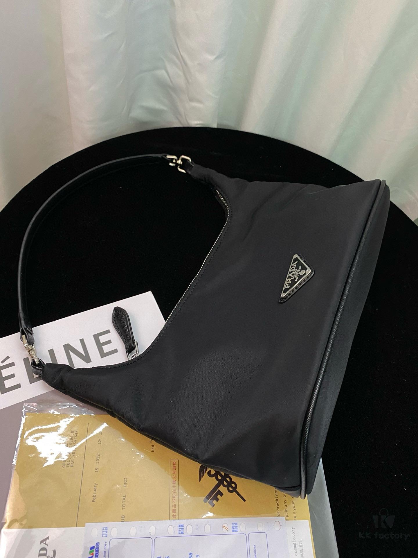 Prada Underarm Bag PRADA Eternal Classic Lightweight Fashion Must-Have for Trendsetters