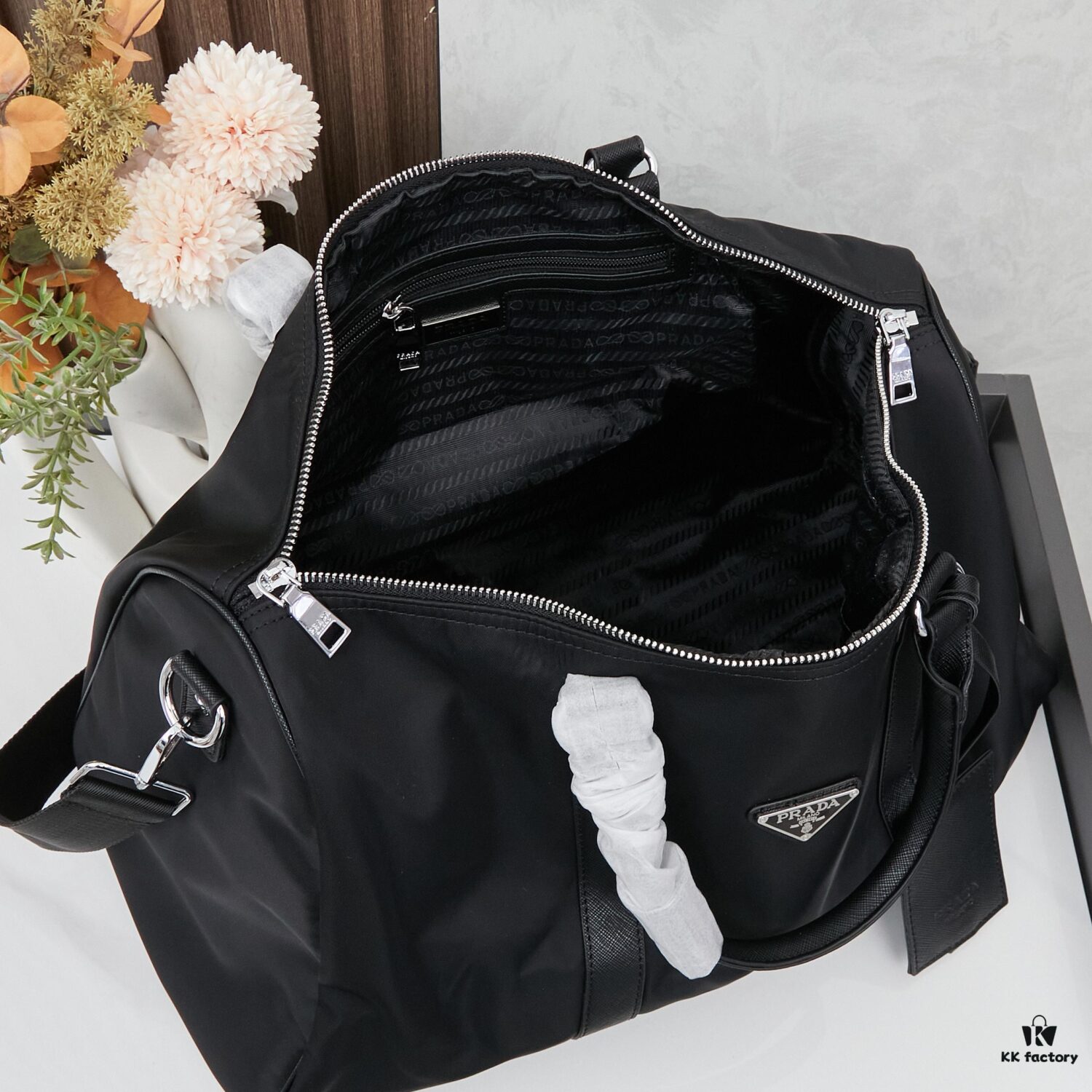 Prada Travel Bag with Retro American Style, 43 x 25cm Model 23123