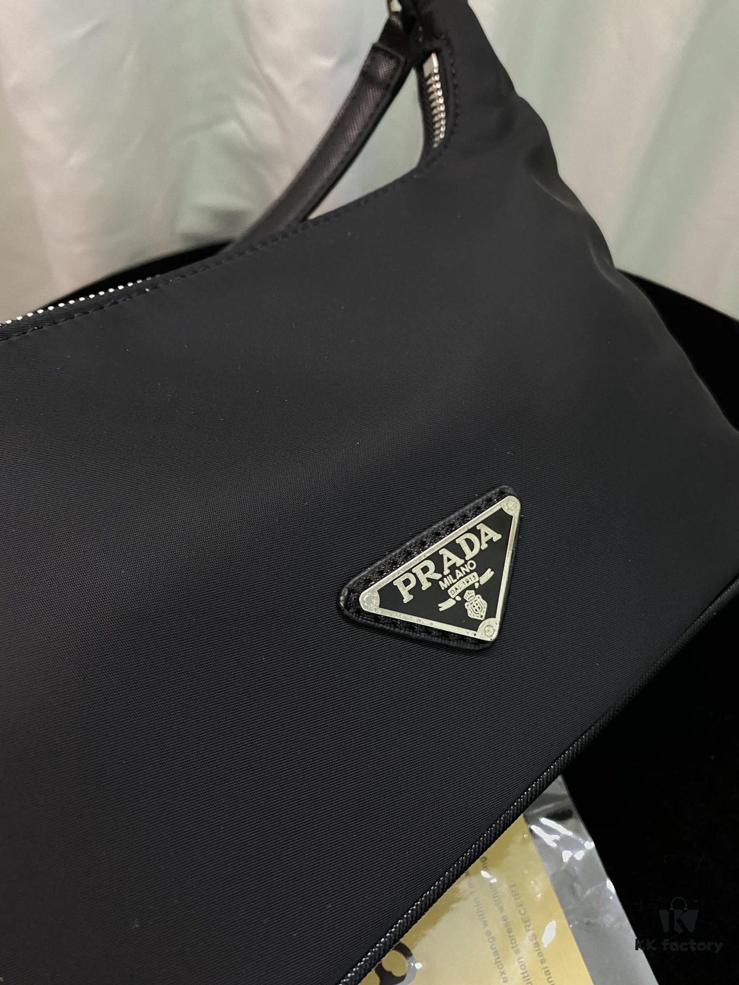 Prada Underarm Bag PRADA Eternal Classic Lightweight Fashion Must-Have for Trendsetters