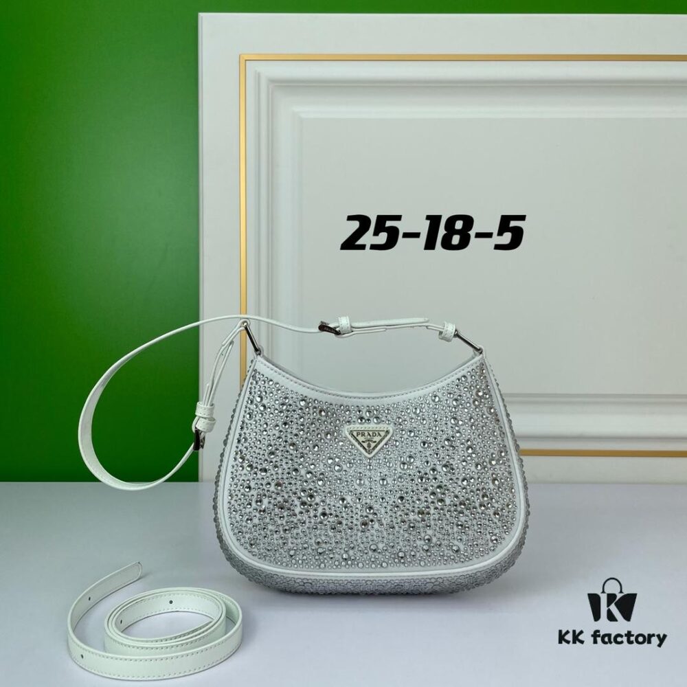 Box Included, Original Order, Factory Custom Leather ♥️ PRADA Launches New 2022 Spring/Summer Crystal Hobo Handbag, Crafted from Premium Calfskin, Fresh Interpretation by Du Juan, Wen Qi, and Deng Enxi, Lightweight and Stylish, Must-Have for Fashion Enthusiasts