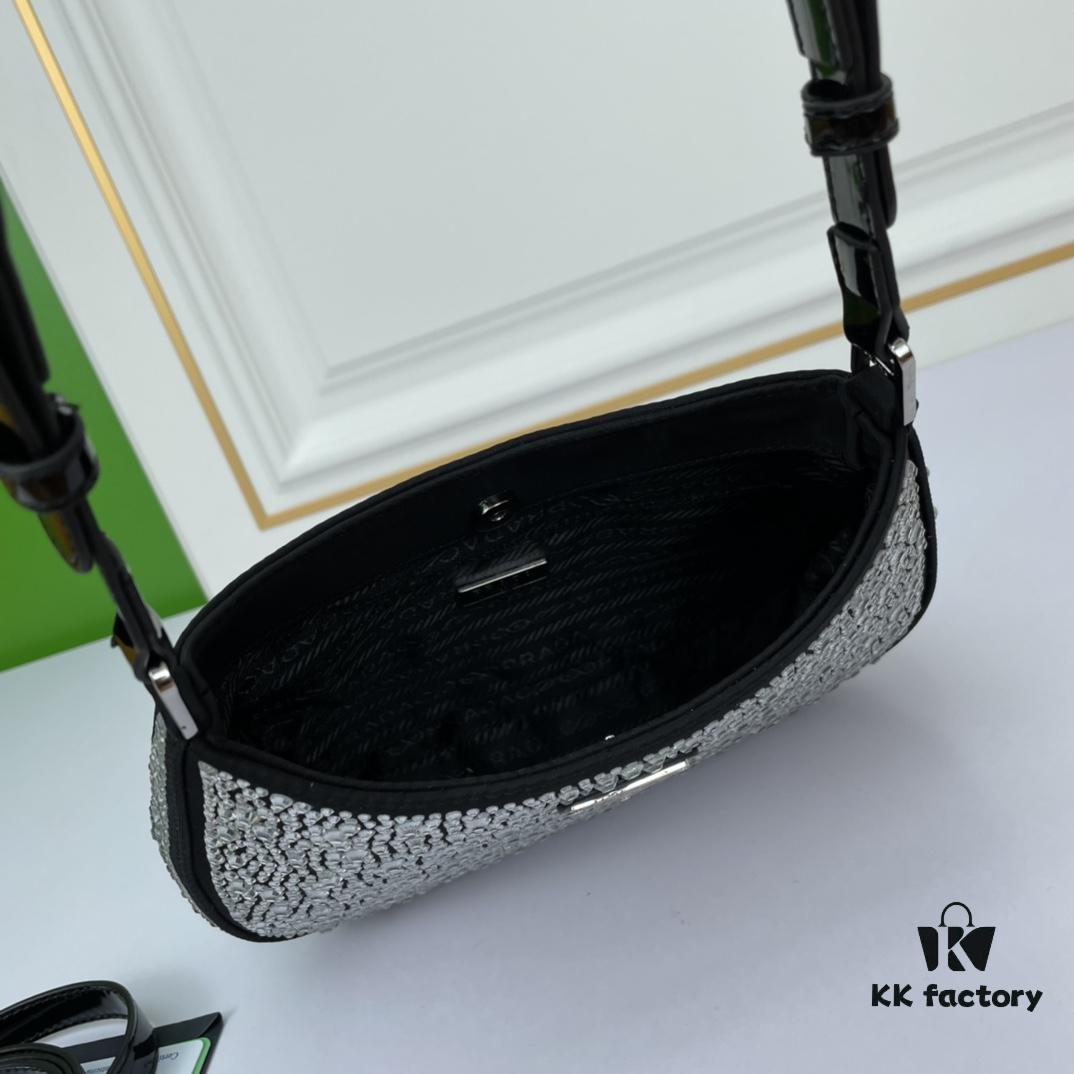 Box Included, Original Order, Factory Custom Leather ♥️ PRADA Launches 2022 Spring/Summer Collection Crystal Hobo Handbag, Premium Calfskin, Inspired by Du Juan, Wen Qi, and Deng Enxi, Lightweight Fashion, Must-Have for Trendsetters