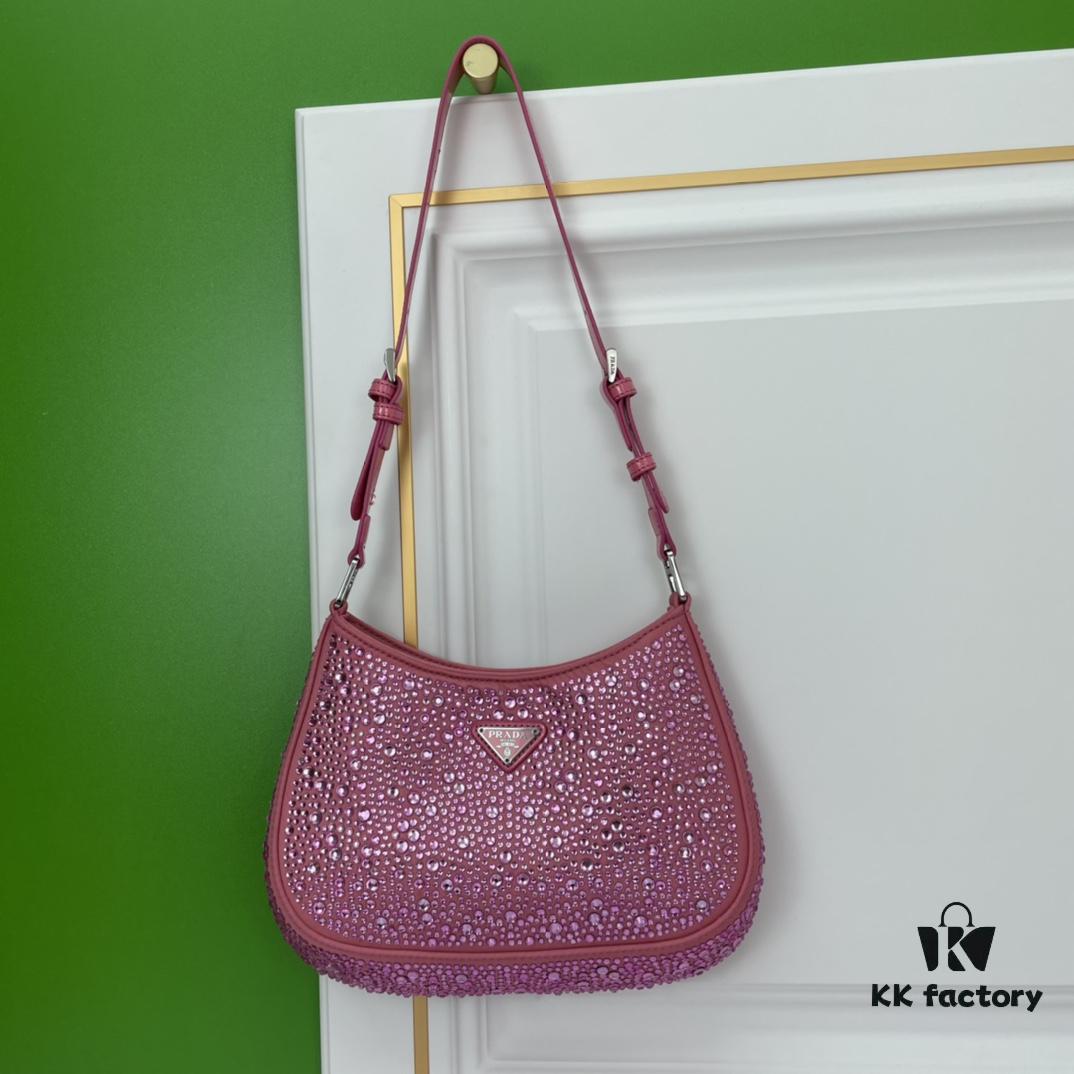 Box Included, Original Order, Factory Custom Leather ♥️ PRADA Launches New 2022 Spring/Summer Crystal Hobo Handbag, Crafted from Premium Calfskin, Inspired by Du Juan, Wen Qi, and Deng Enxi, Faithfully Reproduced, Lightweight and Stylish, Must-Have for Fashion Enthusiasts