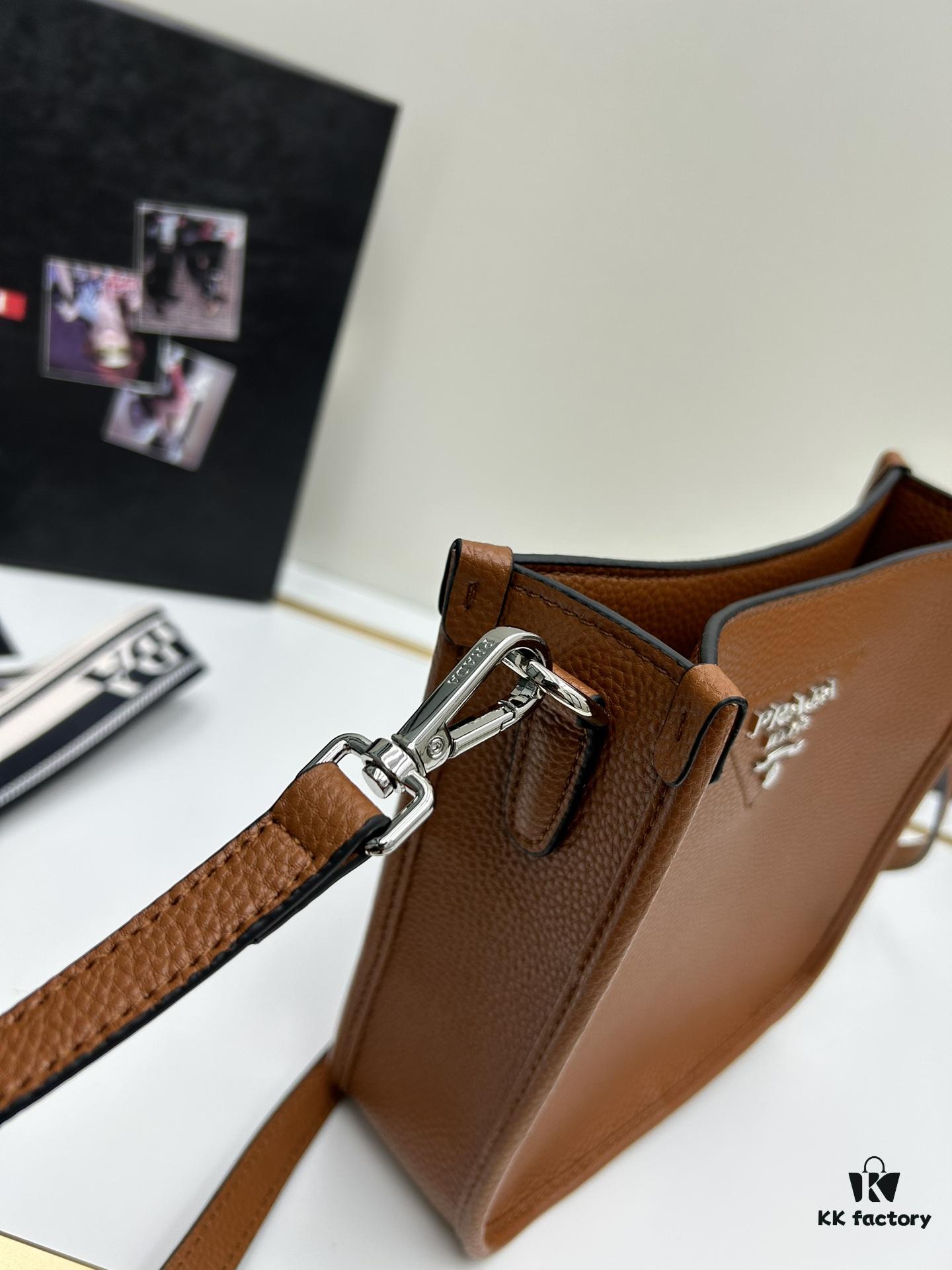 High-Quality PRADA Shoulder Crossbody Bag - Imported Full-Grain Coarse Crispy Calf Leather, Detachable Dual Straps (Leather Strap + Lettered Fabric Strap), Metal Logo, Magnetic Closure
