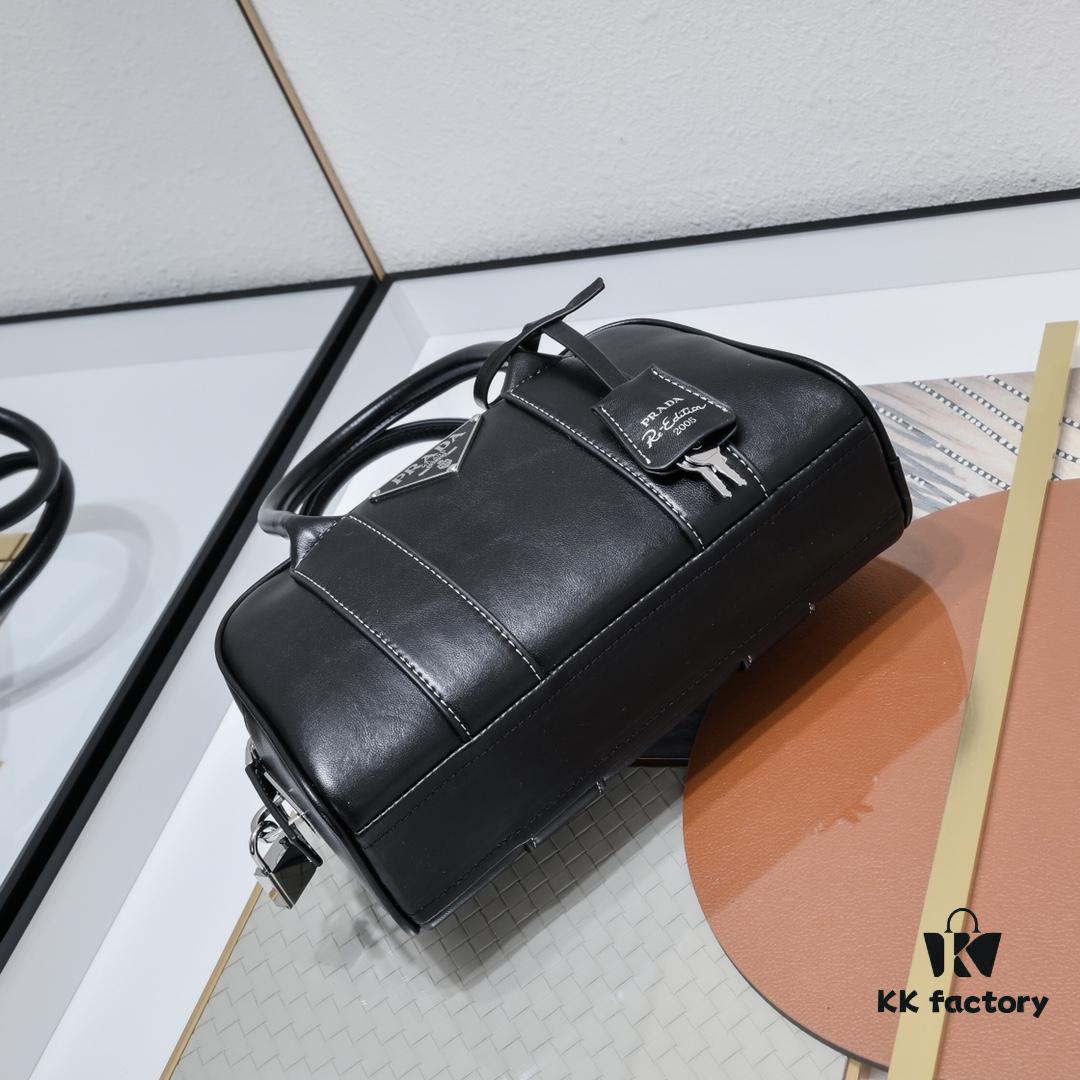 PRADA🖤 Premium Vintage Boston Handbag