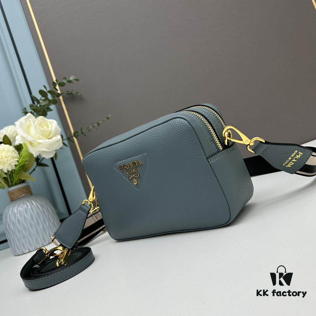 PRADA Dual-Shoulder Camera Bag in Imported Full-Grain Coarse Crispy Calfskin