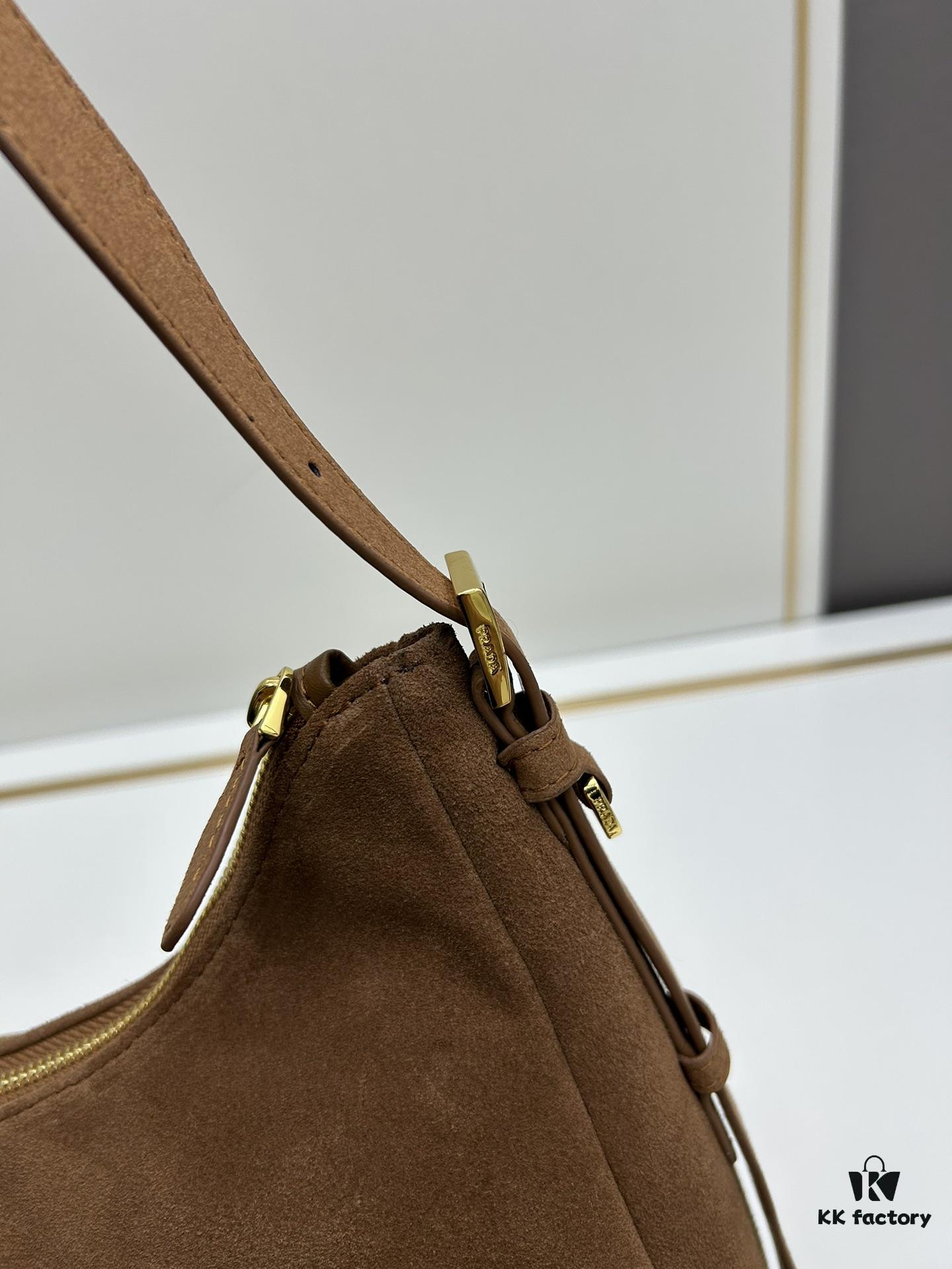 Original Quality + Matching Cabinet Hardware 🌹 (Suede Nubuck) Prada's Latest Handbag 🎉🎉🎉 New Shoulder Bag Inspired by Hobo Silhouette