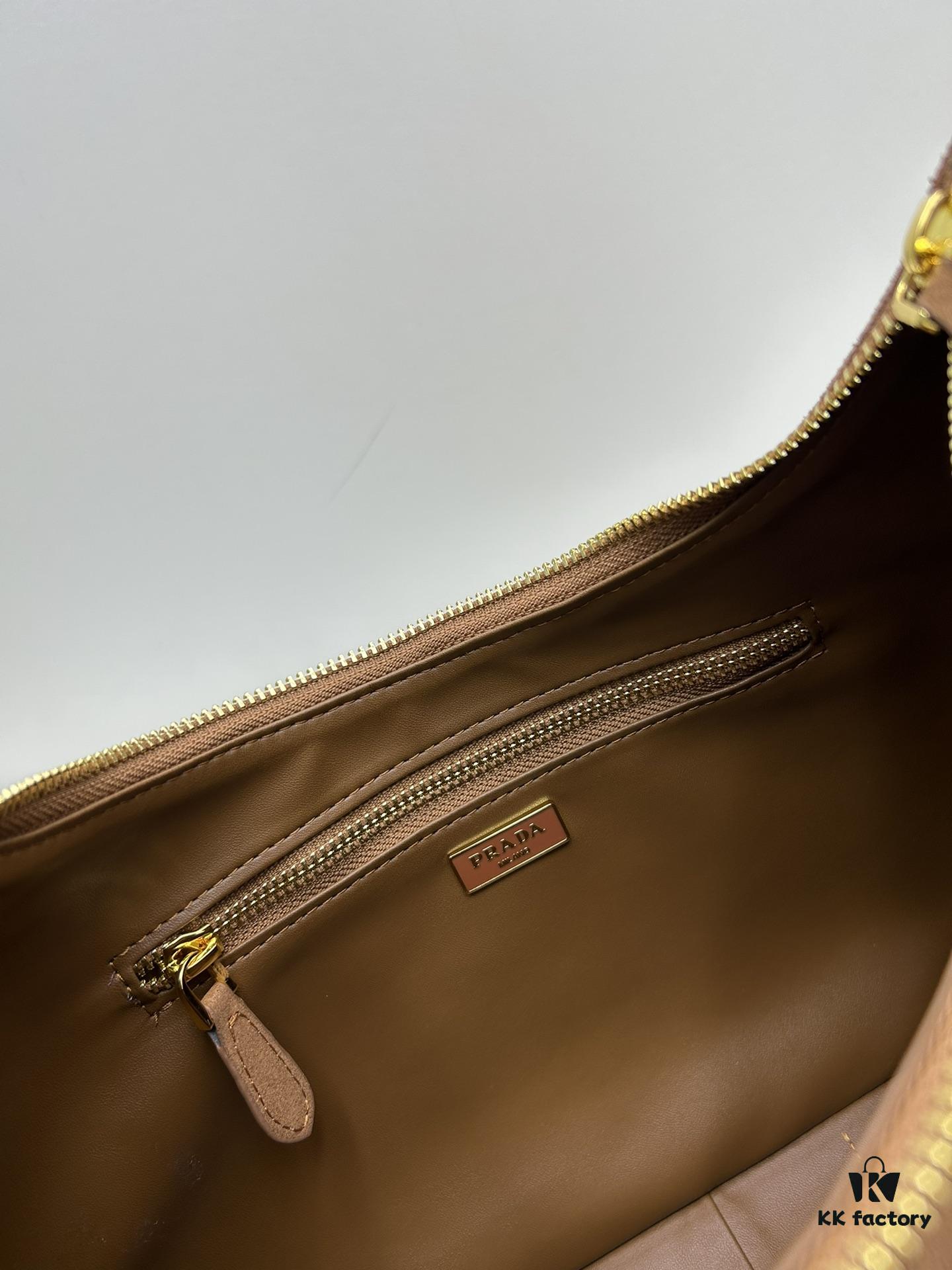 Original Quality + Matching Cabinet Hardware 🌹 (Suede Nubuck) Prada's Latest Handbag 🎉🎉🎉 New Shoulder Bag Inspired by Hobo Silhouette