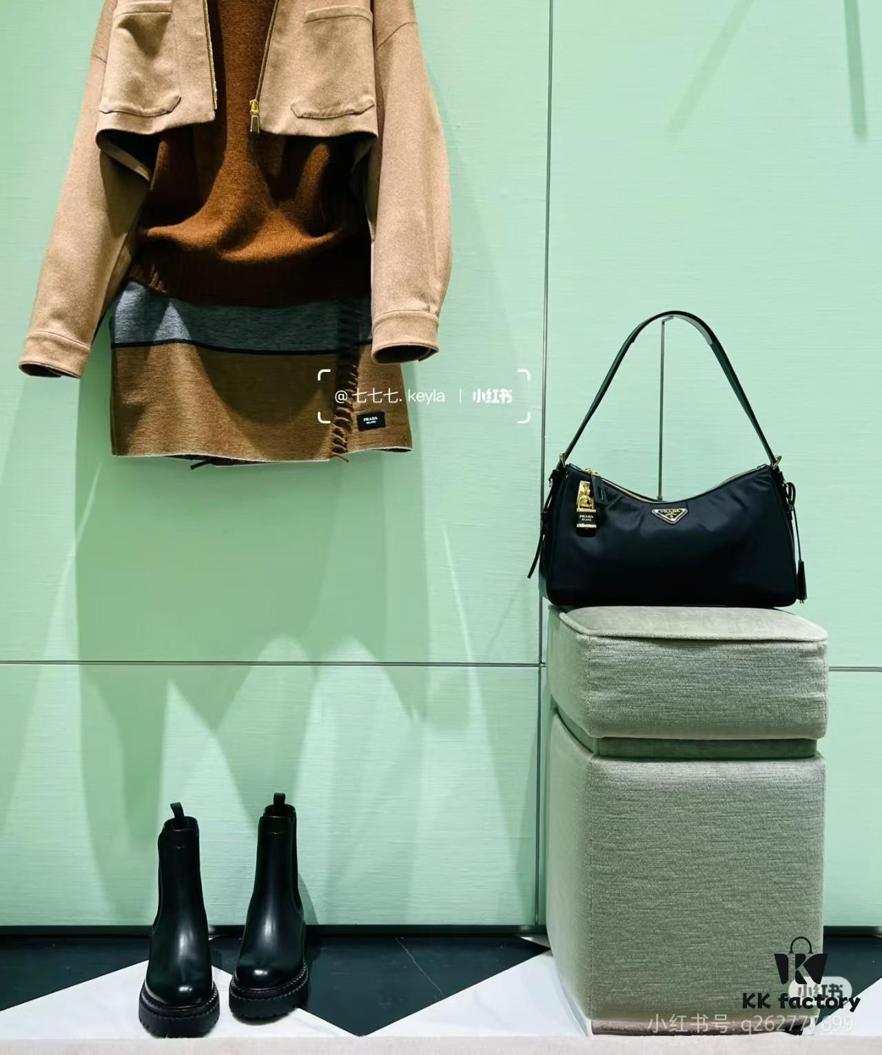 PRADA Counter New Arrival (Full Leather Series) - Original Order Quality with Authentic Hardware, Wrinkled Lacquer Cowhide and Suede Shoulder Bag