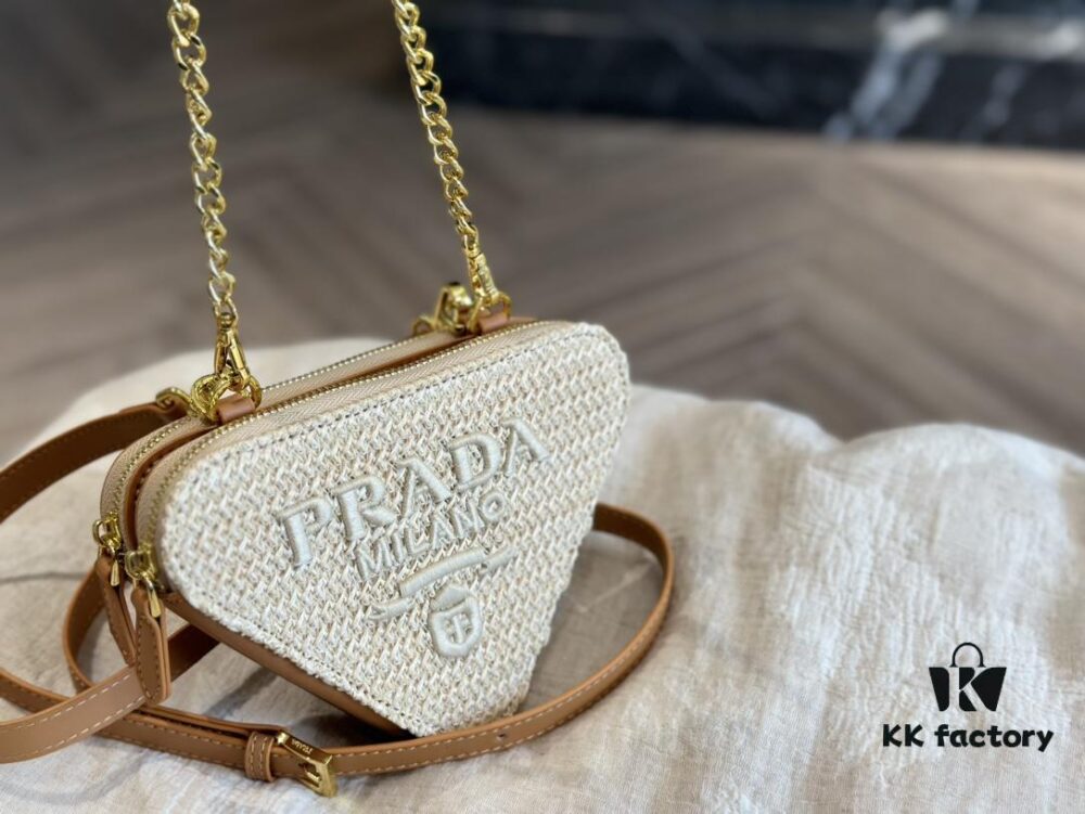 Prada Triangle Bag 🔥 Bestseller