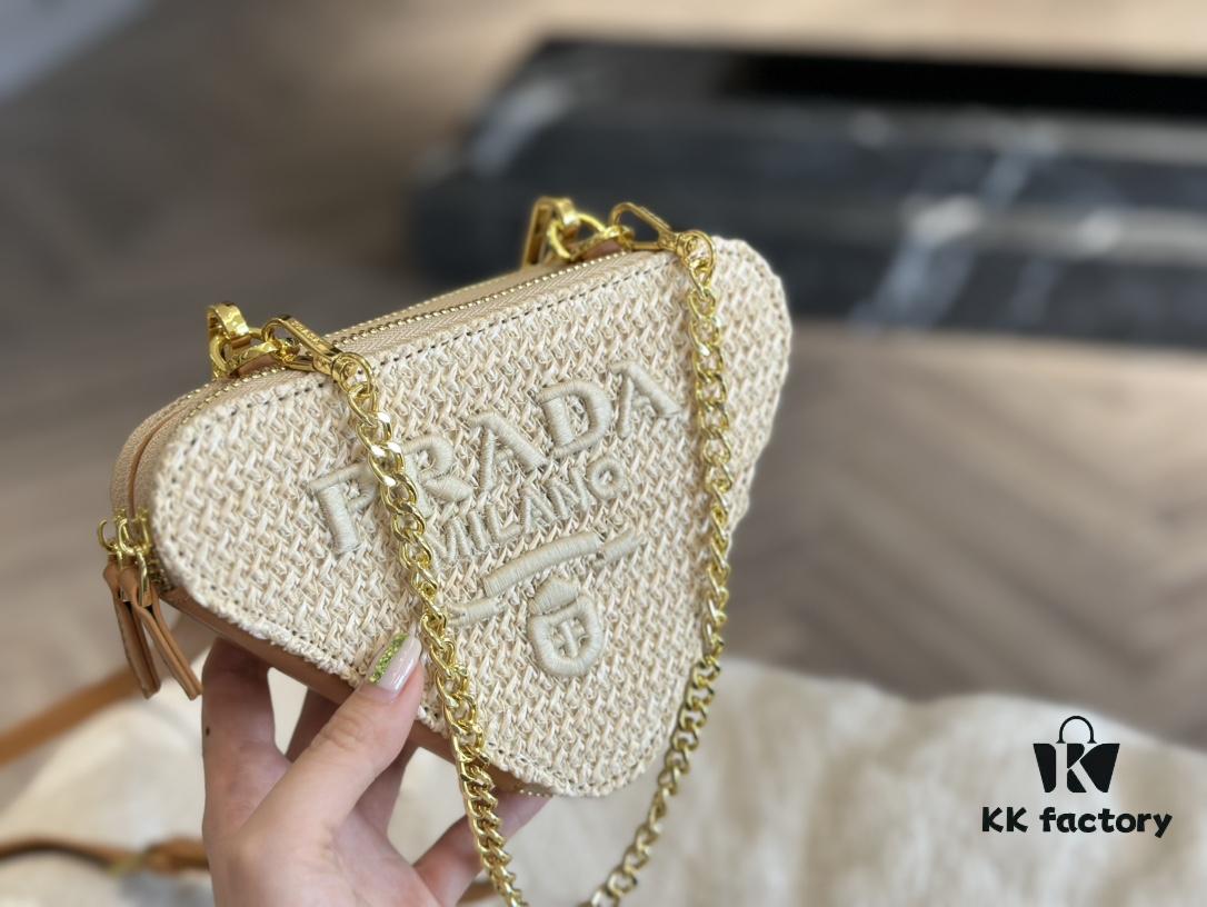 Prada Triangle Bag 🔥 Bestseller
