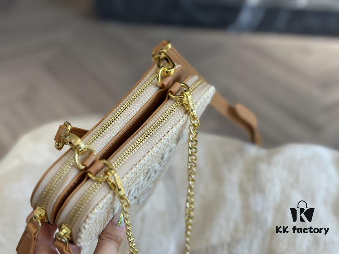 Prada Triangle Bag 🔥 Bestseller