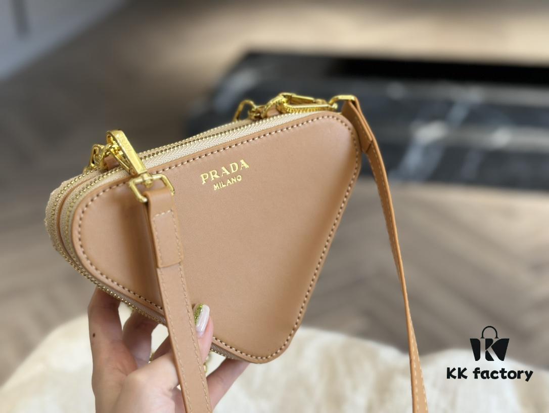 Prada Triangle Bag 🔥 Bestseller