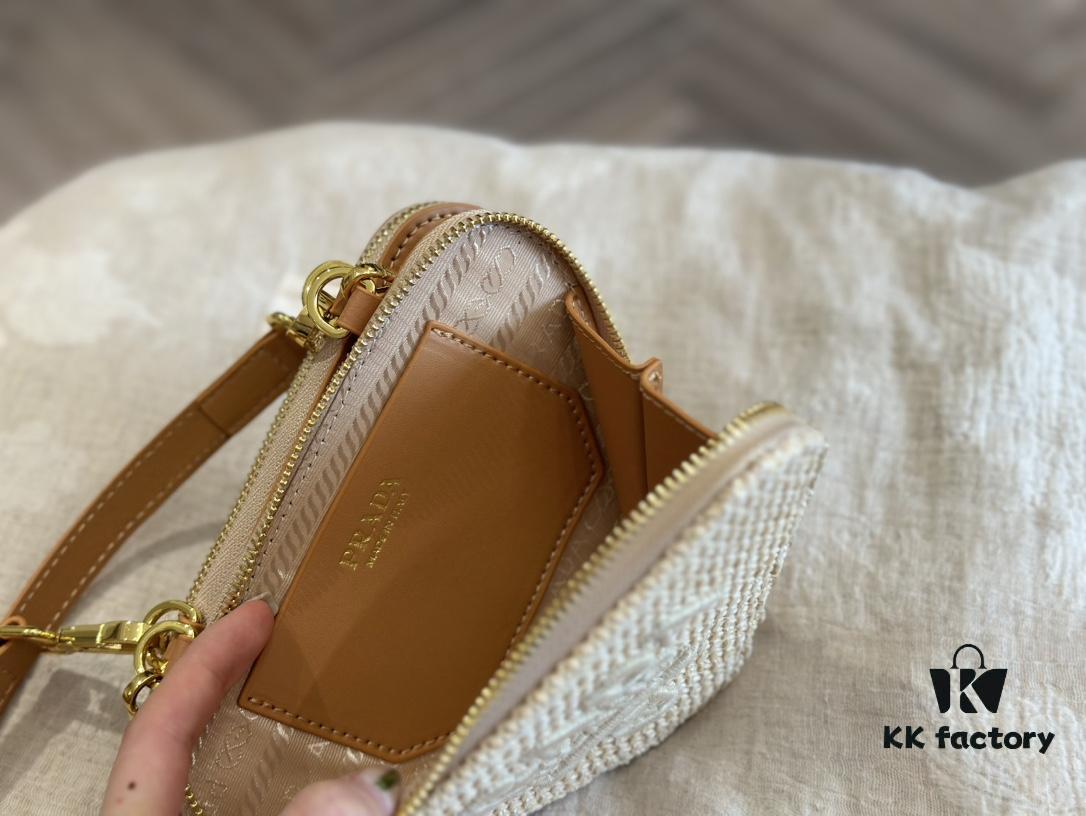 Prada Triangle Bag 🔥 Bestseller