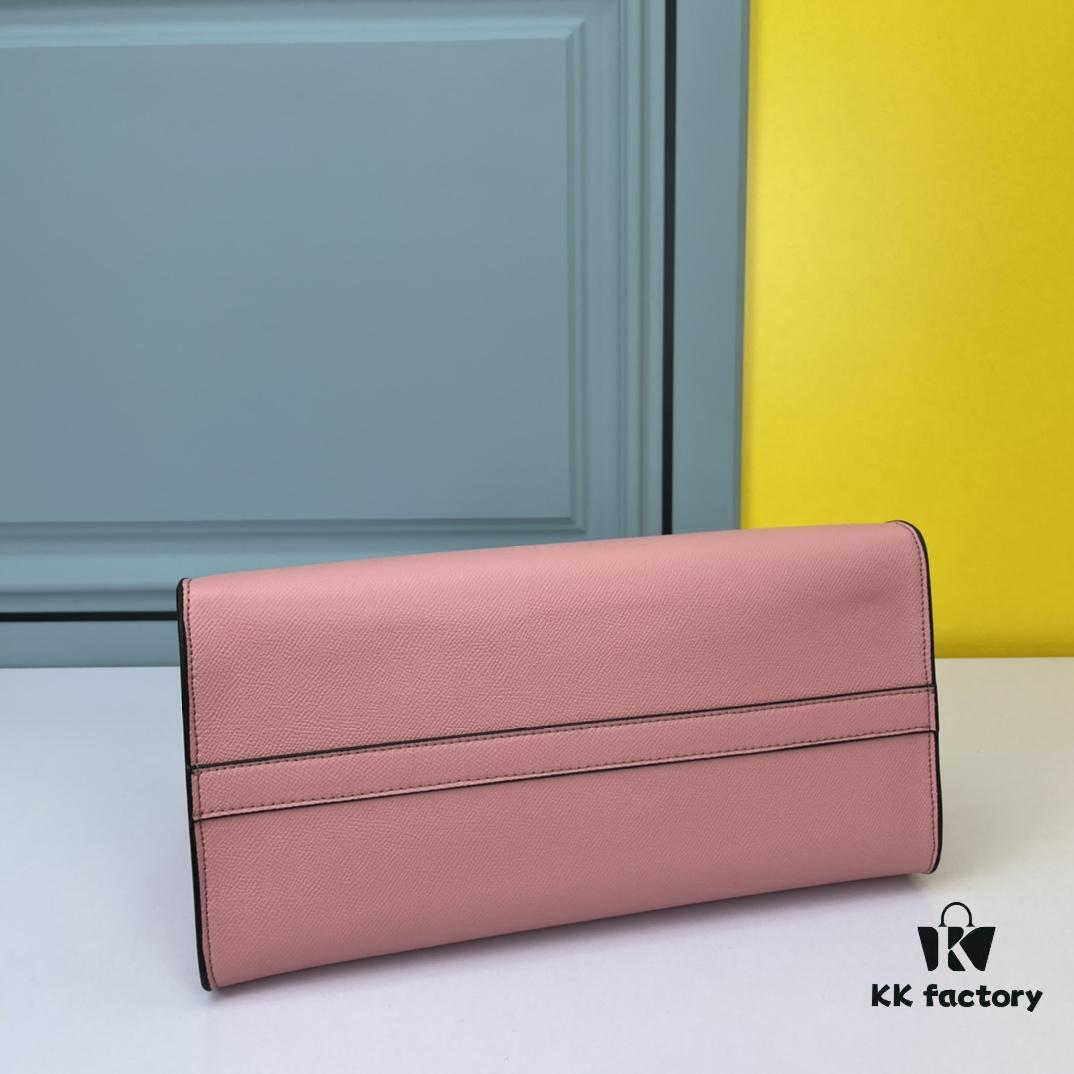 High-Quality Counter Product PRADA #66158 Premium Imported Coarse Cross Cowhide with Calfskin, 175 OEM Code, Enamel Same-Color Logo Pendant, Classic and Uniquely Elegant, 33 x 24 x 15cm