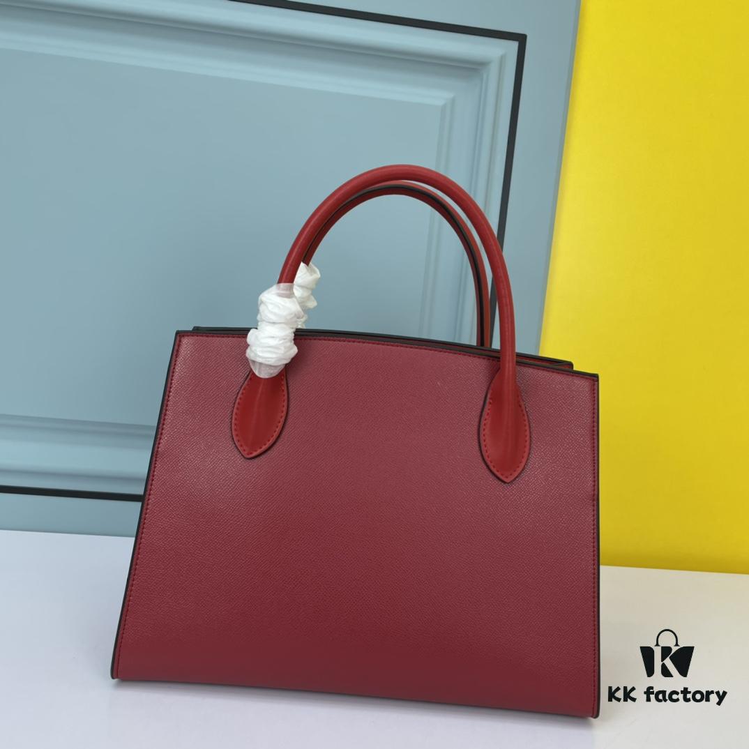 High-Quality Counter Product PRADA #66158 Premium Imported Coarse Cross Cowhide with Calfskin, 175 OEM Code, Enamel Same-Color Logo Pendant, Classic and Uniquely Elegant