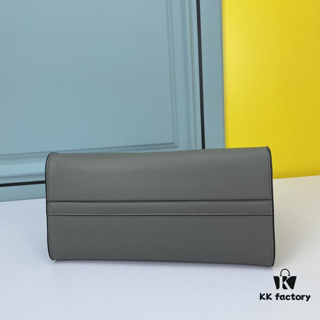 High-Quality Counter Product PRADA #66158 Premium Imported Coarse Cross Cowhide with Calfskin, 175 OEM Code, Enamel Same-Color Logo Pendant, Classic and Uniquely Elegant, 33 x 24 x 15cm