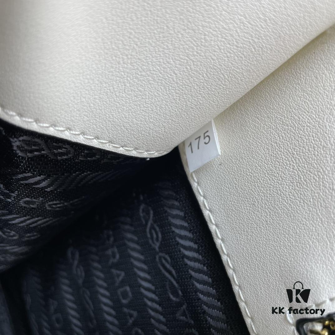 High-Quality Counter Product PRADA #66158 Premium Imported Coarse Cross Cowhide with Calfskin 175 OEM Code Enamel Same-Color Logo Pendant Classic and Unique Charm Fashionable and Elegant 33x24x15cm