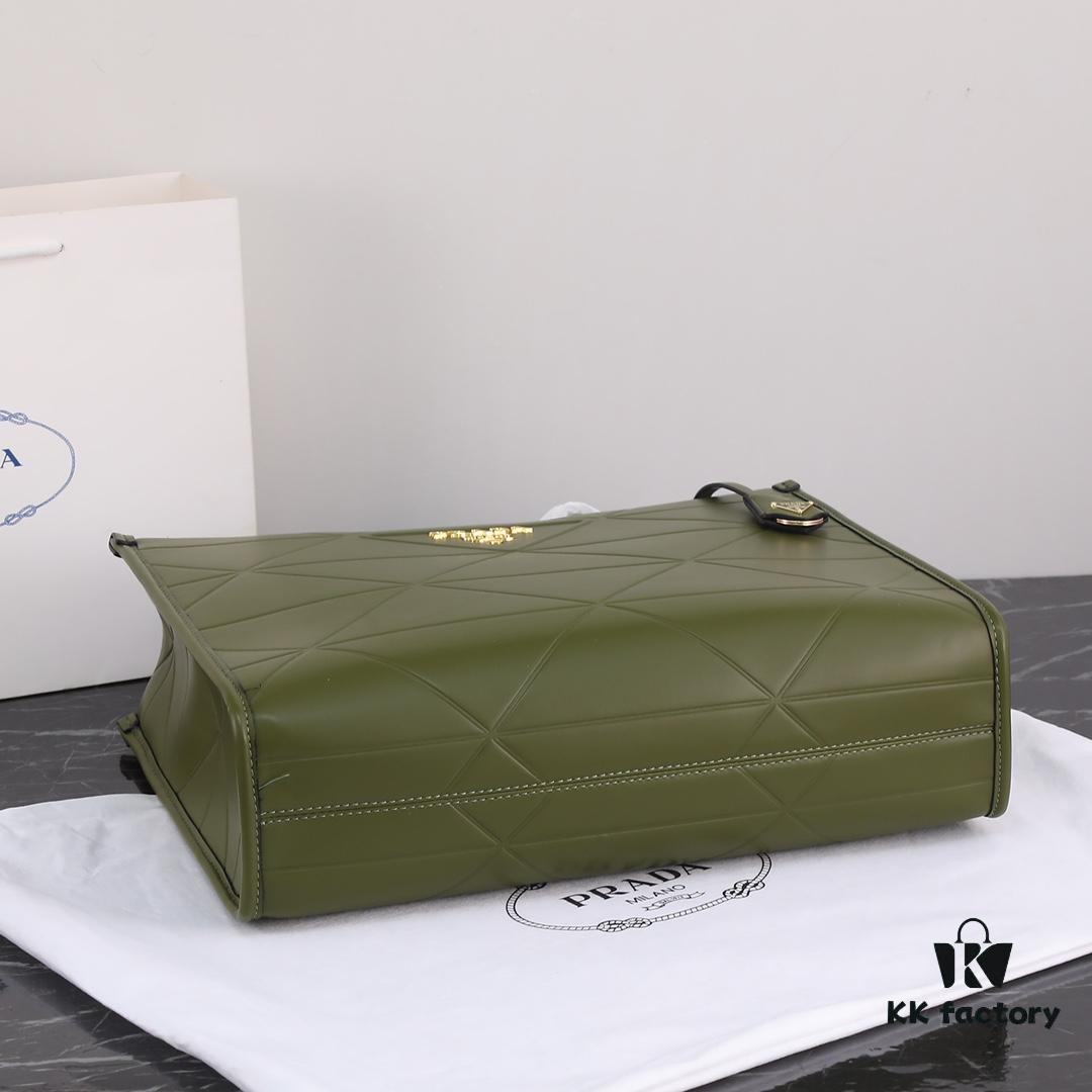 Prada Latest 22 Tote Shopping Bag 🛍️ This Season's Signature Collection