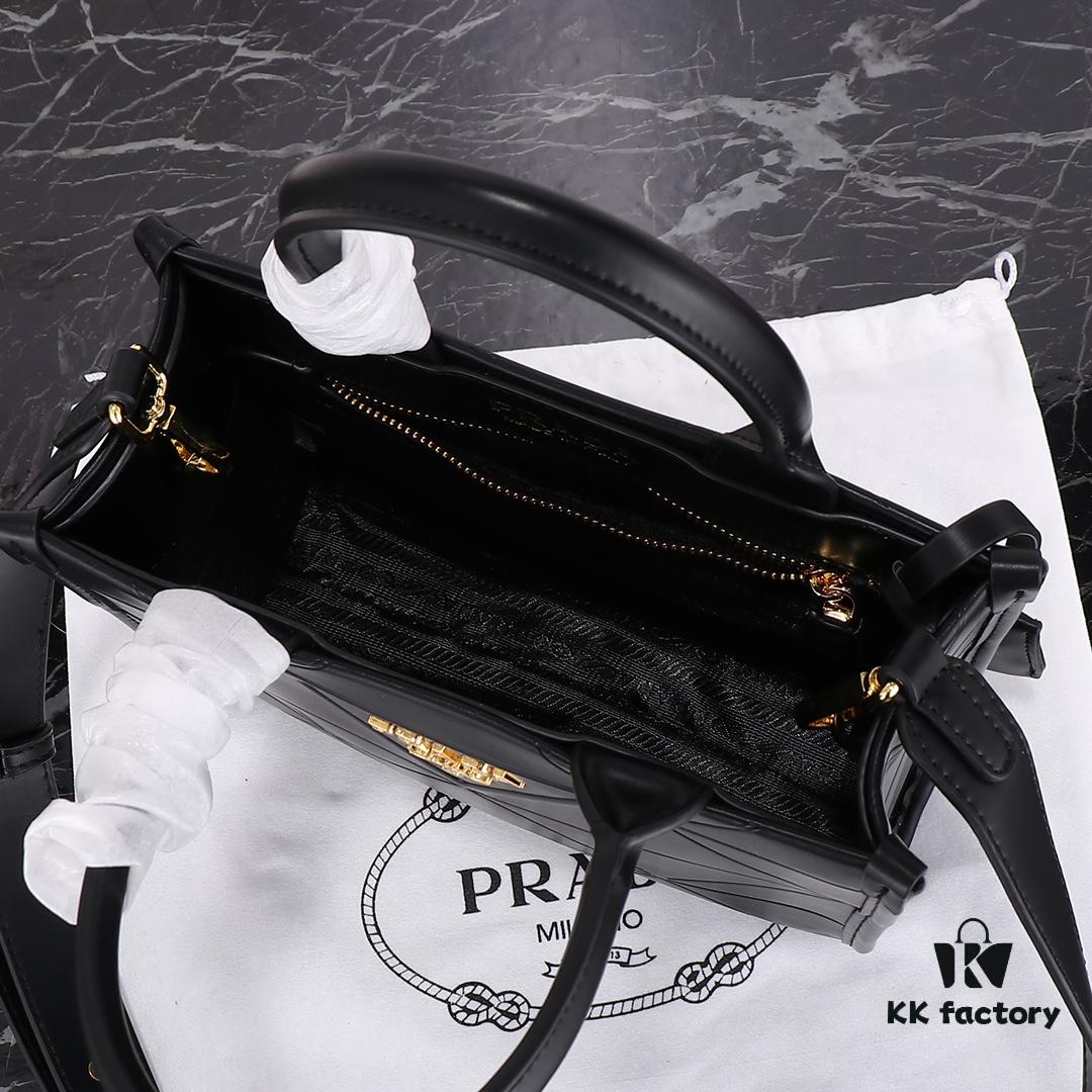 Prada Latest 22 Tote Shopping Bag 🛍️ This Season's Key Style for the Entire Season