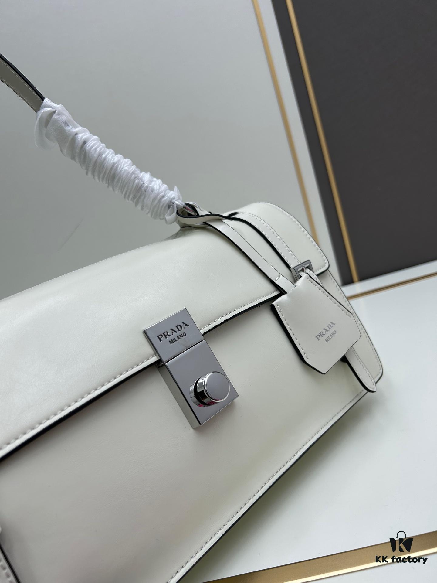 PRADA Counter New Arrival 🎉 (All-Leather Series) [Original Order Quality + Matching Counter Hardware] Full-Grain Oil-Waxed Calfskin