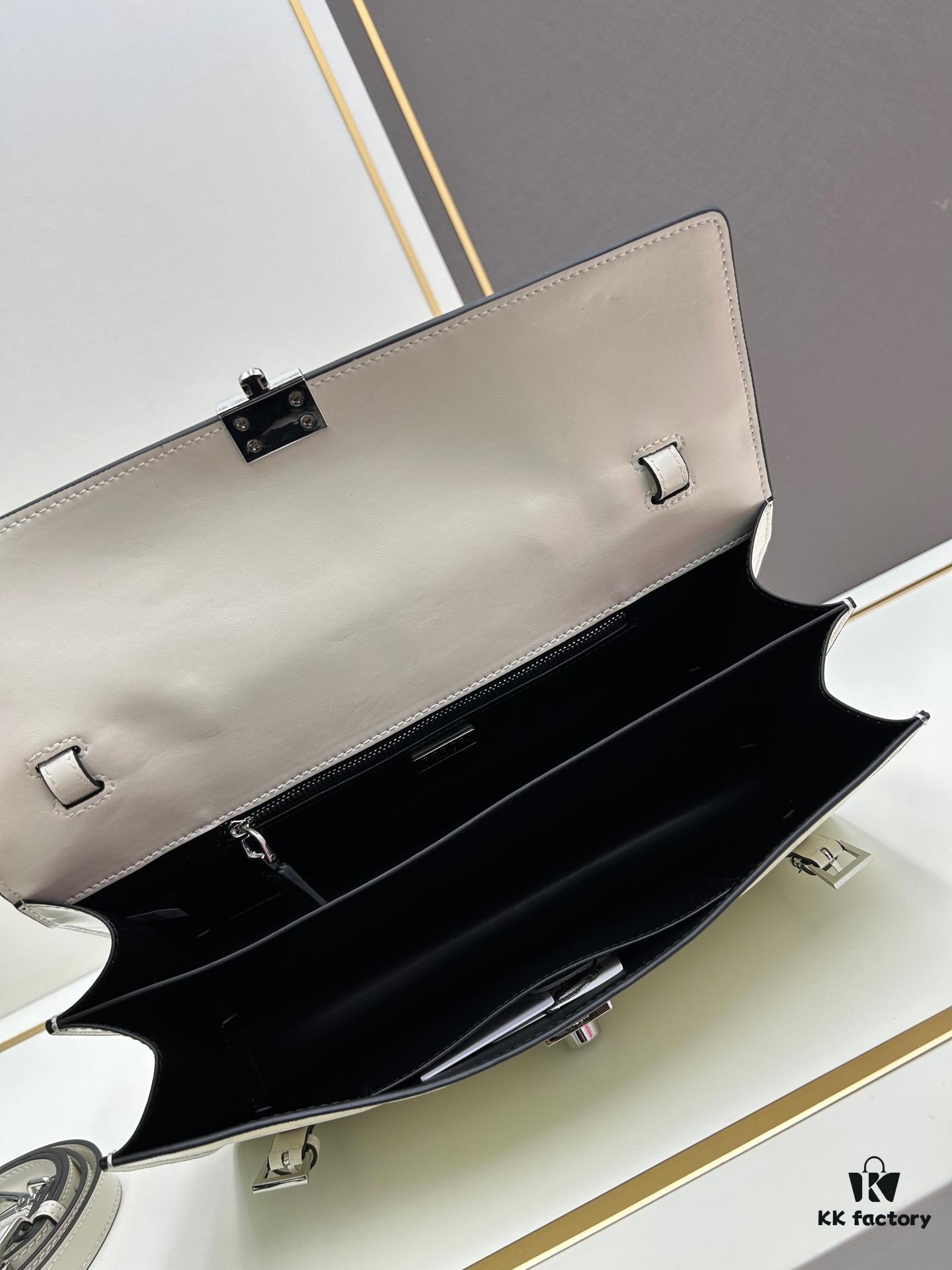 PRADA Counter New Arrival 🎉 (All-Leather Series) [Original Order Quality + Matching Counter Hardware] Full-Grain Oil-Waxed Calfskin