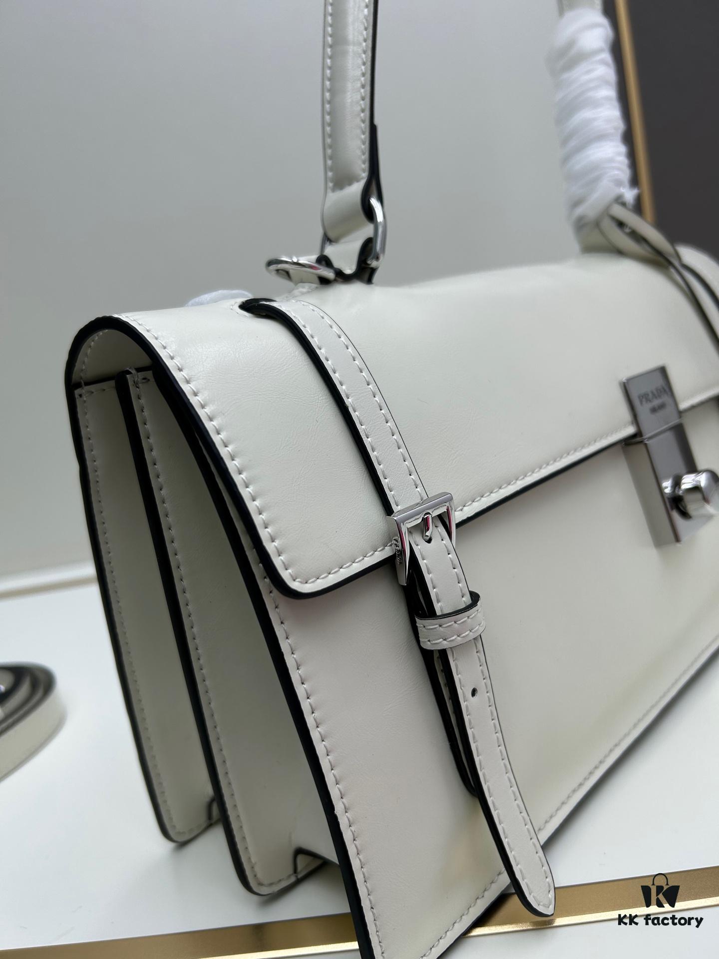 PRADA Counter New Arrival 🎉 (All-Leather Series) [Original Order Quality + Matching Counter Hardware] Full-Grain Oil-Waxed Calfskin