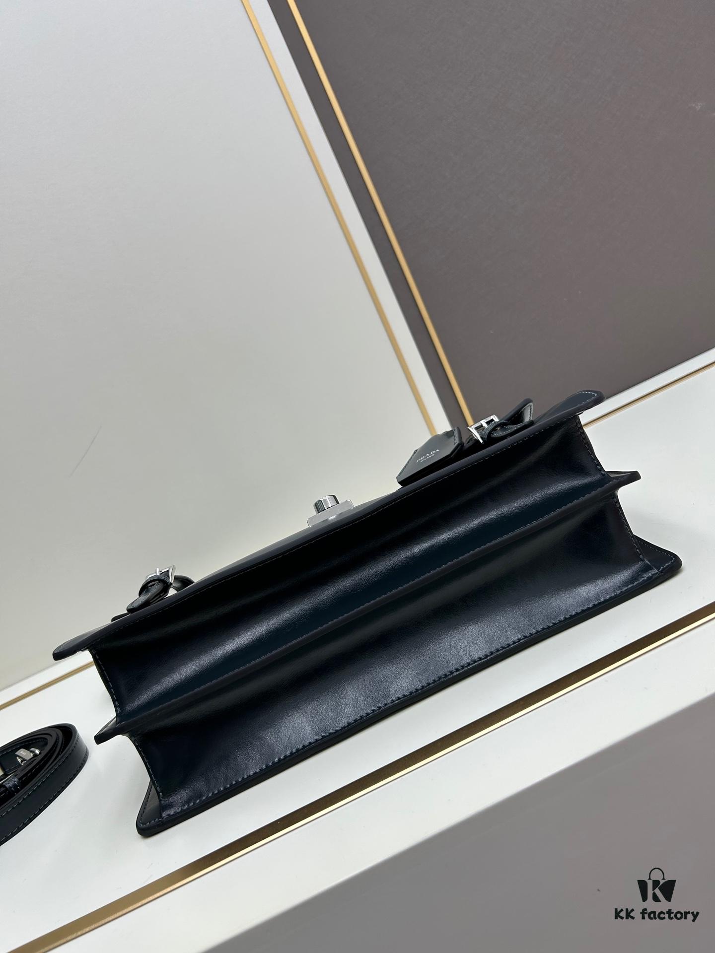 PRADA Counter New Arrival 🎉 (All-Leather Series) [Original Order Quality with Matched Counter Hardware] Full-Grain Wax Oil Calfskin