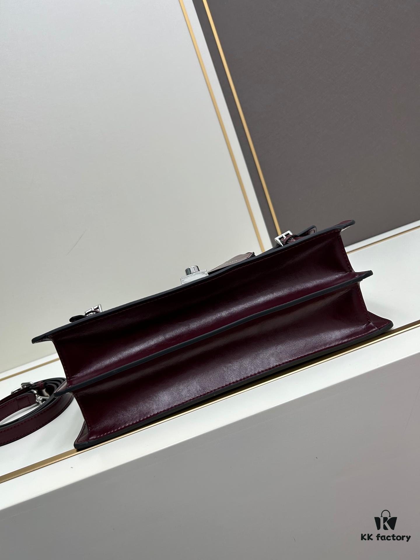 PRADA New Arrival 🎉 (All-Leather Series) [Original Order Quality with Matching Store Hardware] Full-Grain Waxed Cowhide