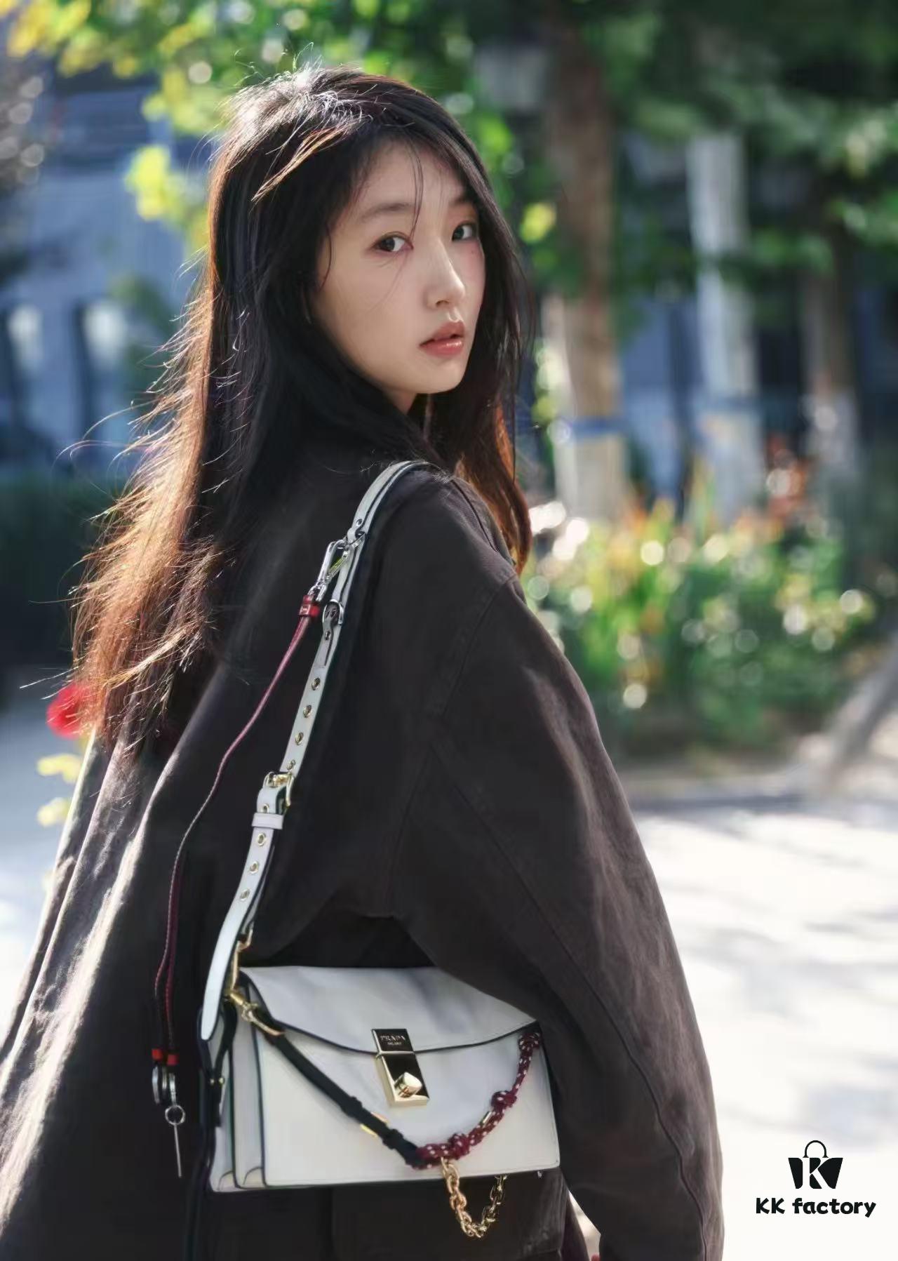 Large PRADA Counter with Gift Box, Celebrity Style 🎉 First-Layer Cowhide [Original Quality Match + Store Version Hardware]