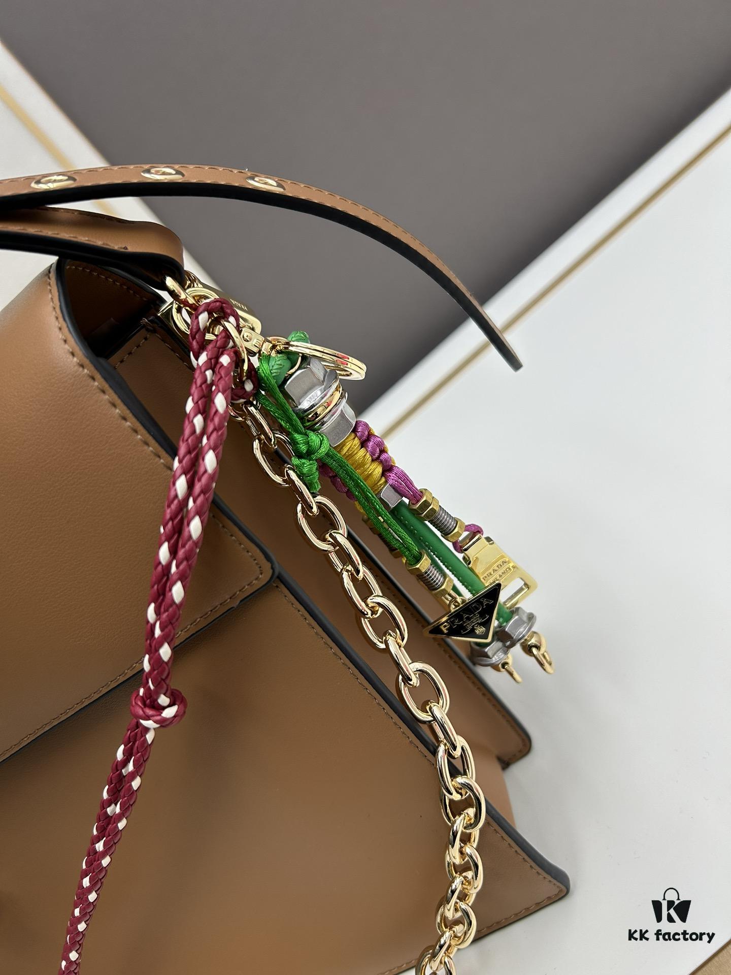 Large PRADA Counter with Gift Box, Celebrity Same Style 🎉 First-Layer Cowhide [Original Order Quality + Matching Counter Hardware]