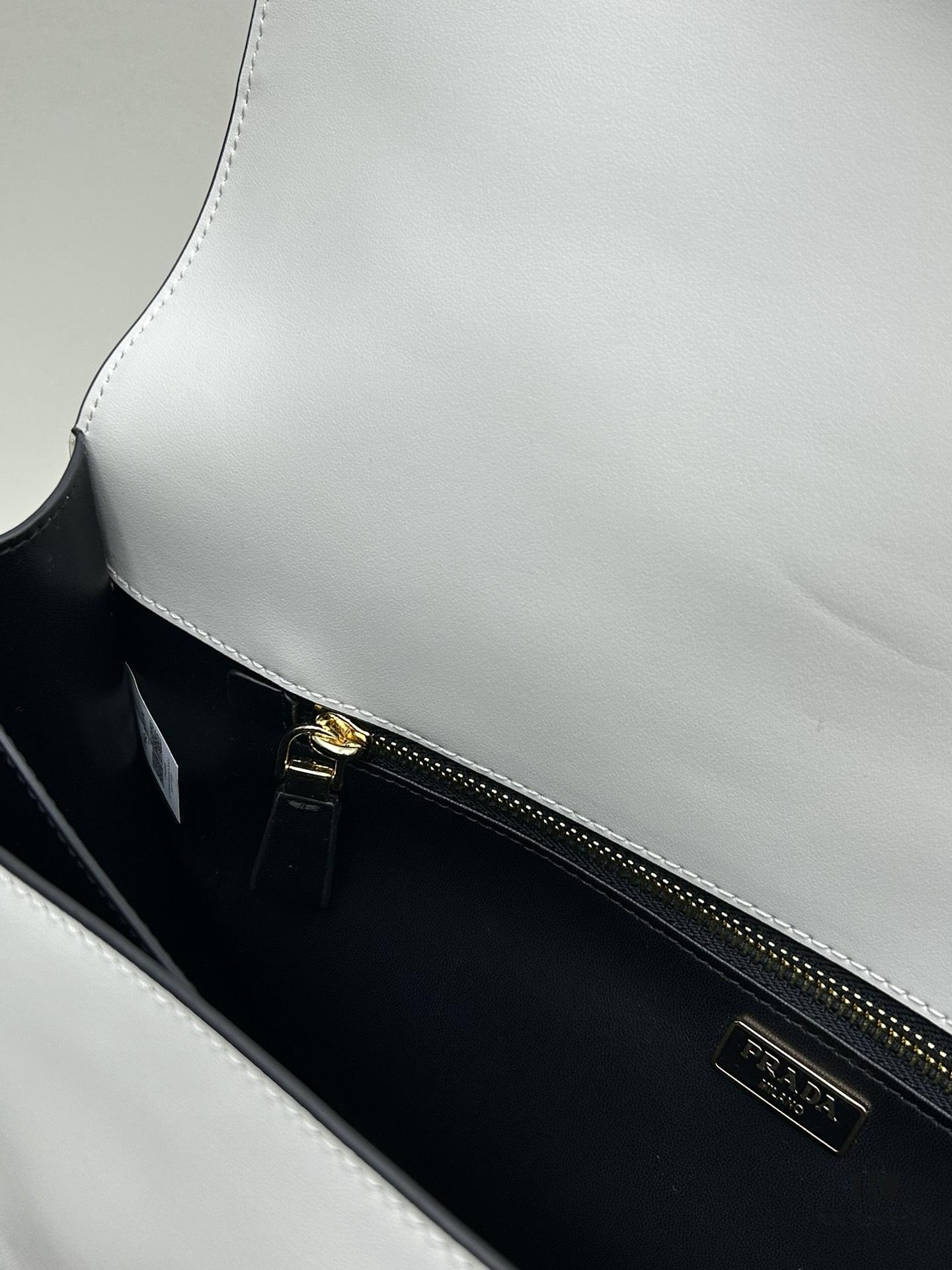 Large PRADA Counter Exclusive with Gift Box, Celebrity Same Style 🎉 Top Grain Leather [Original Order Quality + Matched Counter Hardware]