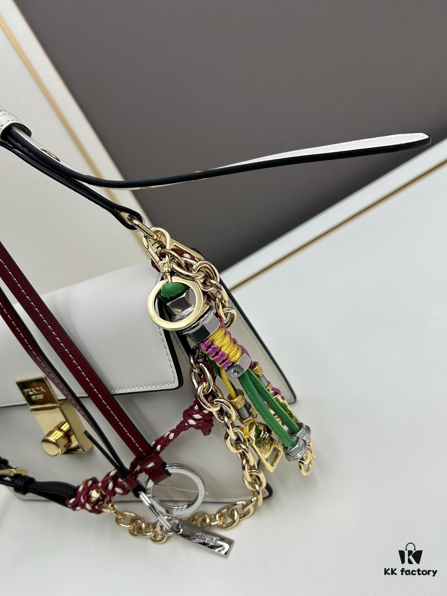 Small PRADA Counter with Gift Box, Celebrity Same Style 🎉 Genuine Leather [Original Quality + Matching Counter Hardware], Soft and Comfortable Touch, Large Capacity