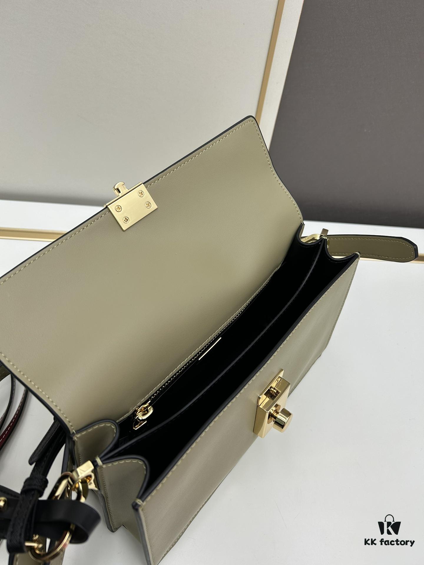 Small PRADA Counter with Gift Box, Celebrity Same Style 🎉 Top-Grade Cowhide [Original Quality + Matching Counter Hardware]