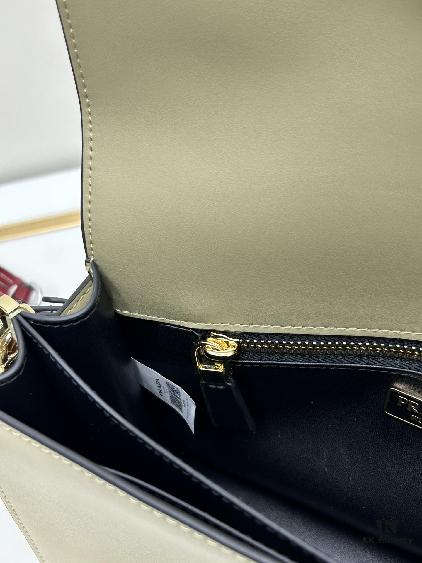 Small PRADA Counter with Gift Box, Celebrity Same Style 🎉 Top-Grade Cowhide [Original Quality + Matching Counter Hardware]