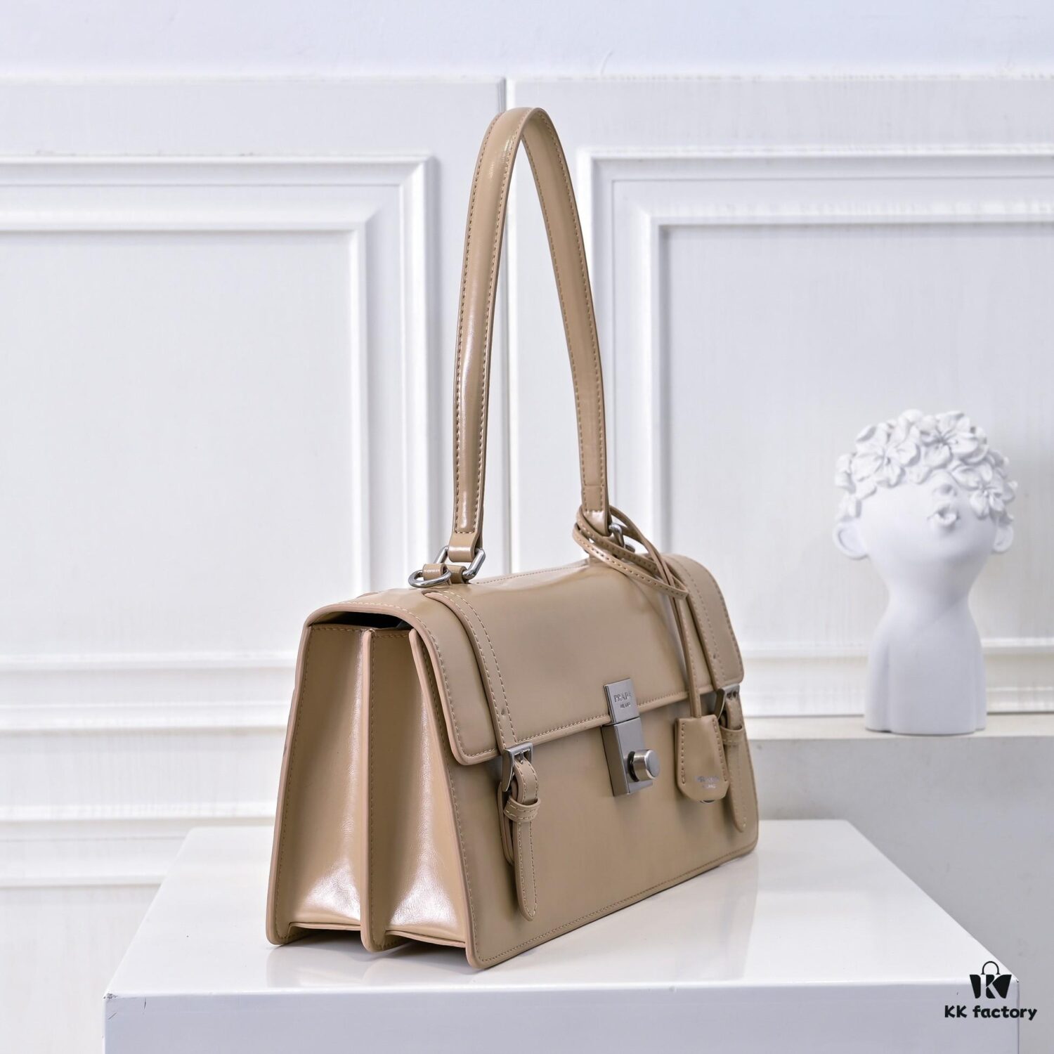 ✨New Launch✨ 2025 PRADA Pre-Spring Soft Sound Handbag in Suede Oil Wax Leather