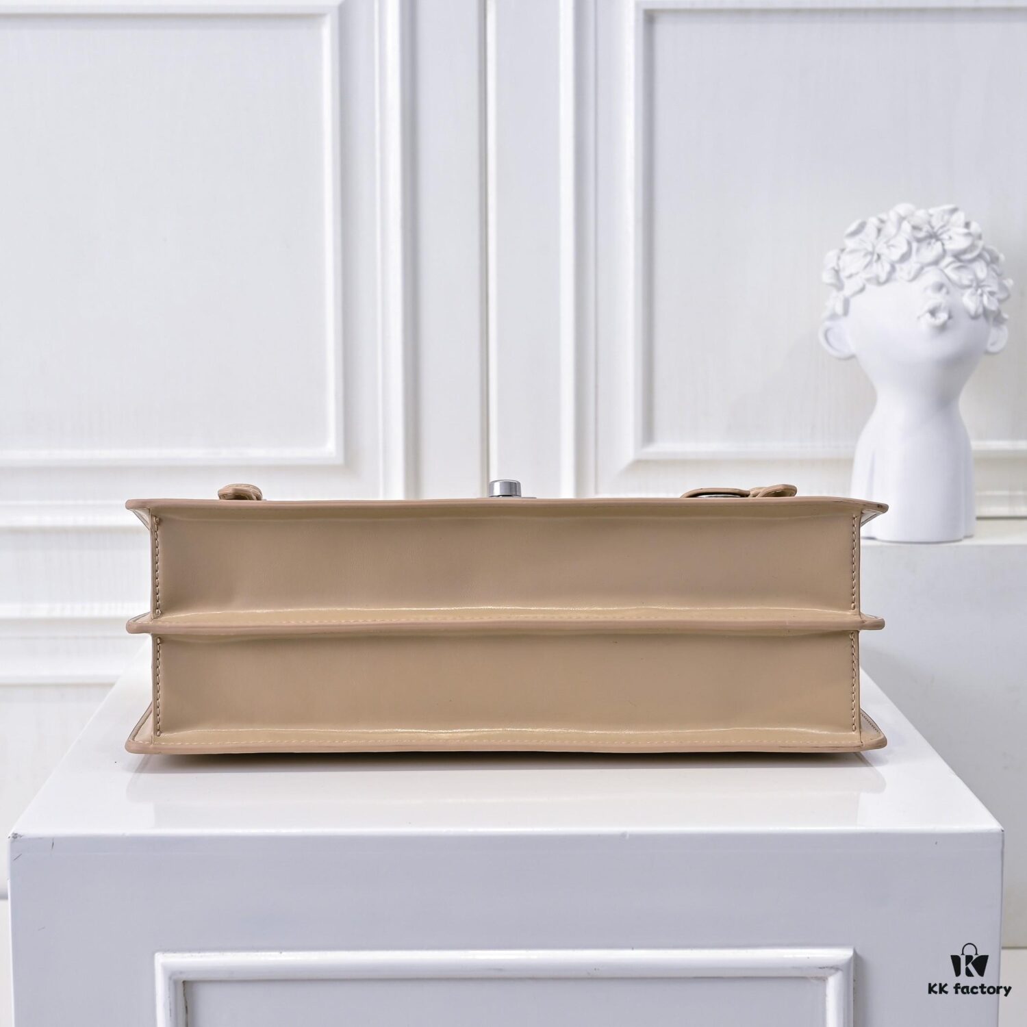 ✨New Launch✨ 2025 PRADA Pre-Spring Soft Sound Handbag in Suede Oil Wax Leather