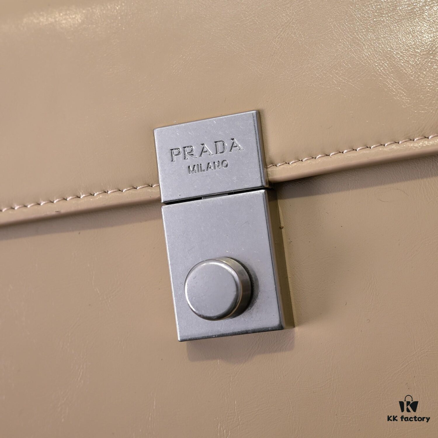 ✨New Launch✨ 2025 PRADA Pre-Spring Soft Sound Handbag in Suede Oil Wax Leather