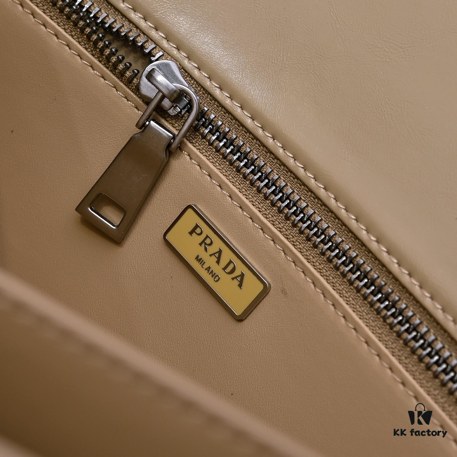 ✨New Launch✨ 2025 PRADA Pre-Spring Soft Sound Handbag in Suede Oil Wax Leather