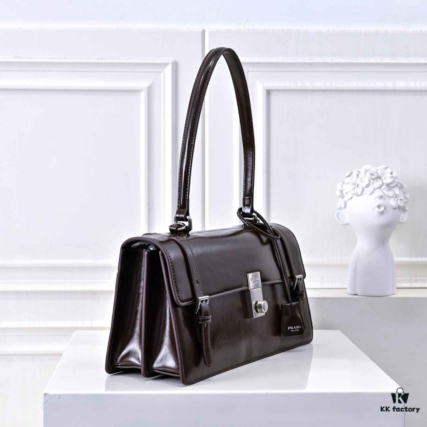 ✨New Launch✨ 2025 PRADA Pre-Spring Soft Sound Handbag in Suede Oil Wax Leather