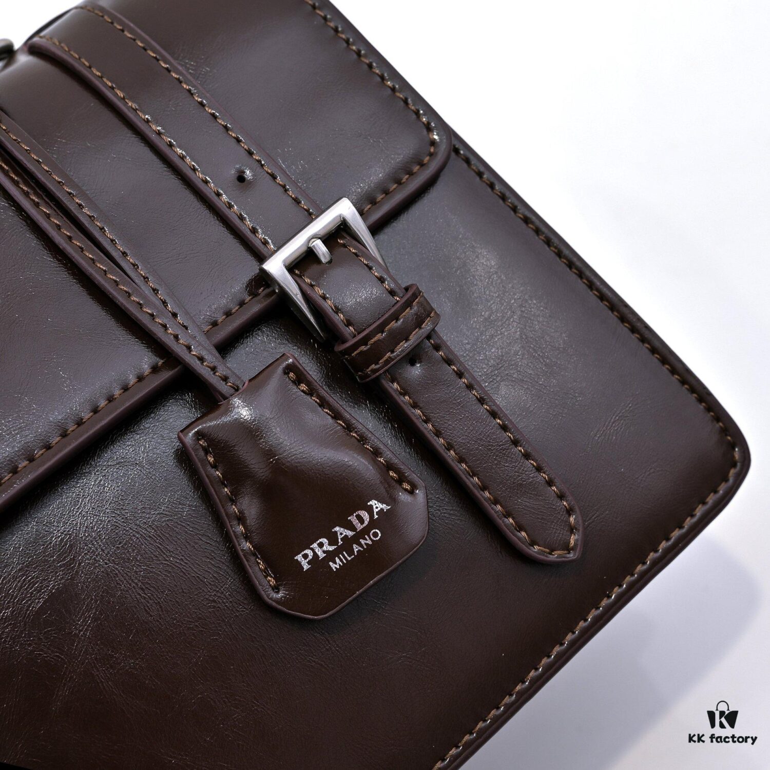 ✨New Launch✨ 2025 PRADA Pre-Spring Soft Sound Handbag in Suede Oil Wax Leather